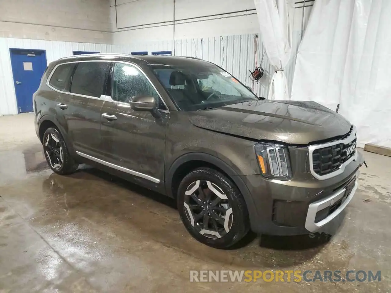 4 Photograph of a damaged car 5XYP6DGC7RG472644 KIA TELLURIDE 2024