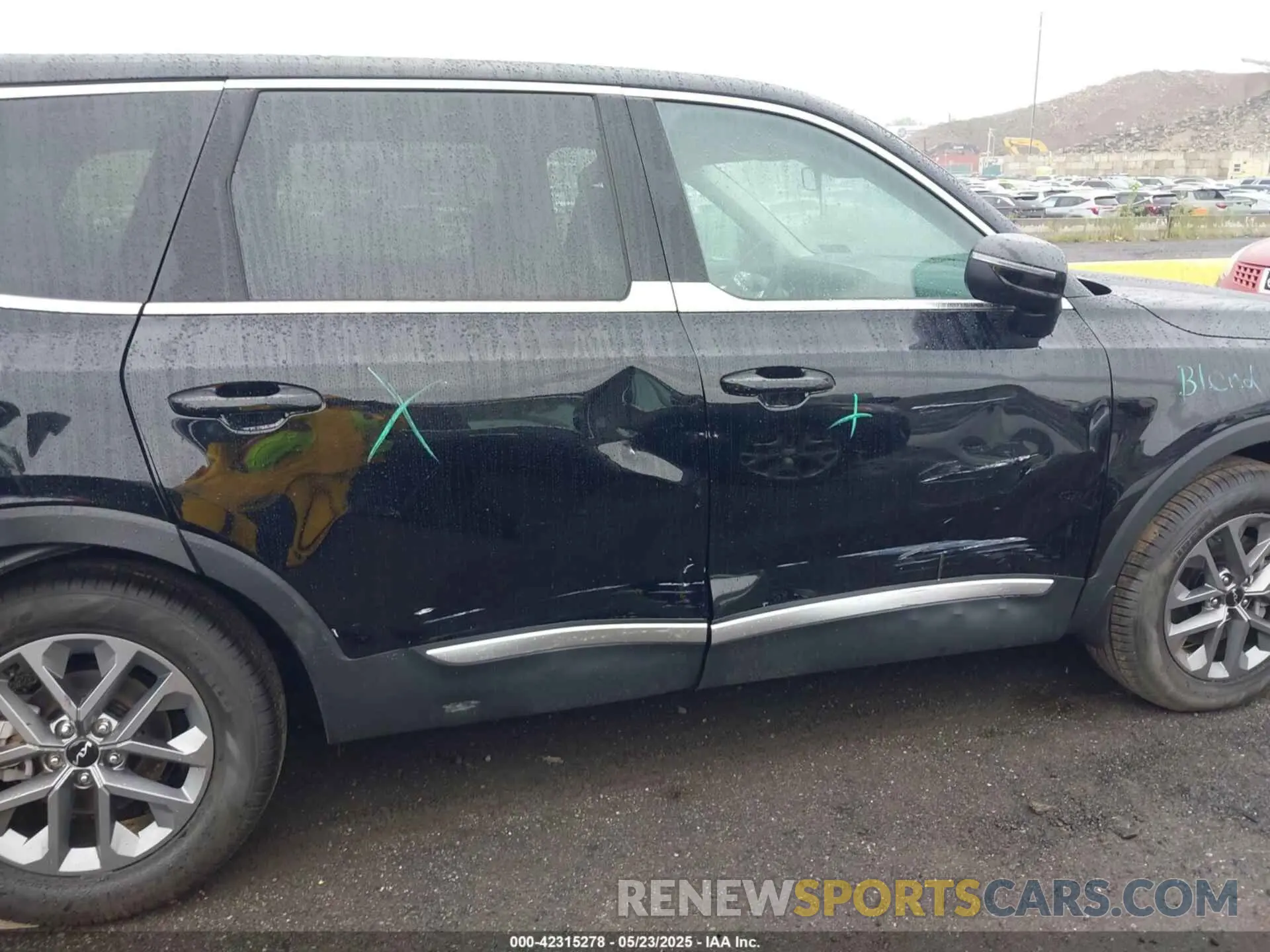17 Photograph of a damaged car 5XYP24GC9SG591717 KIA TELLURIDE 2025