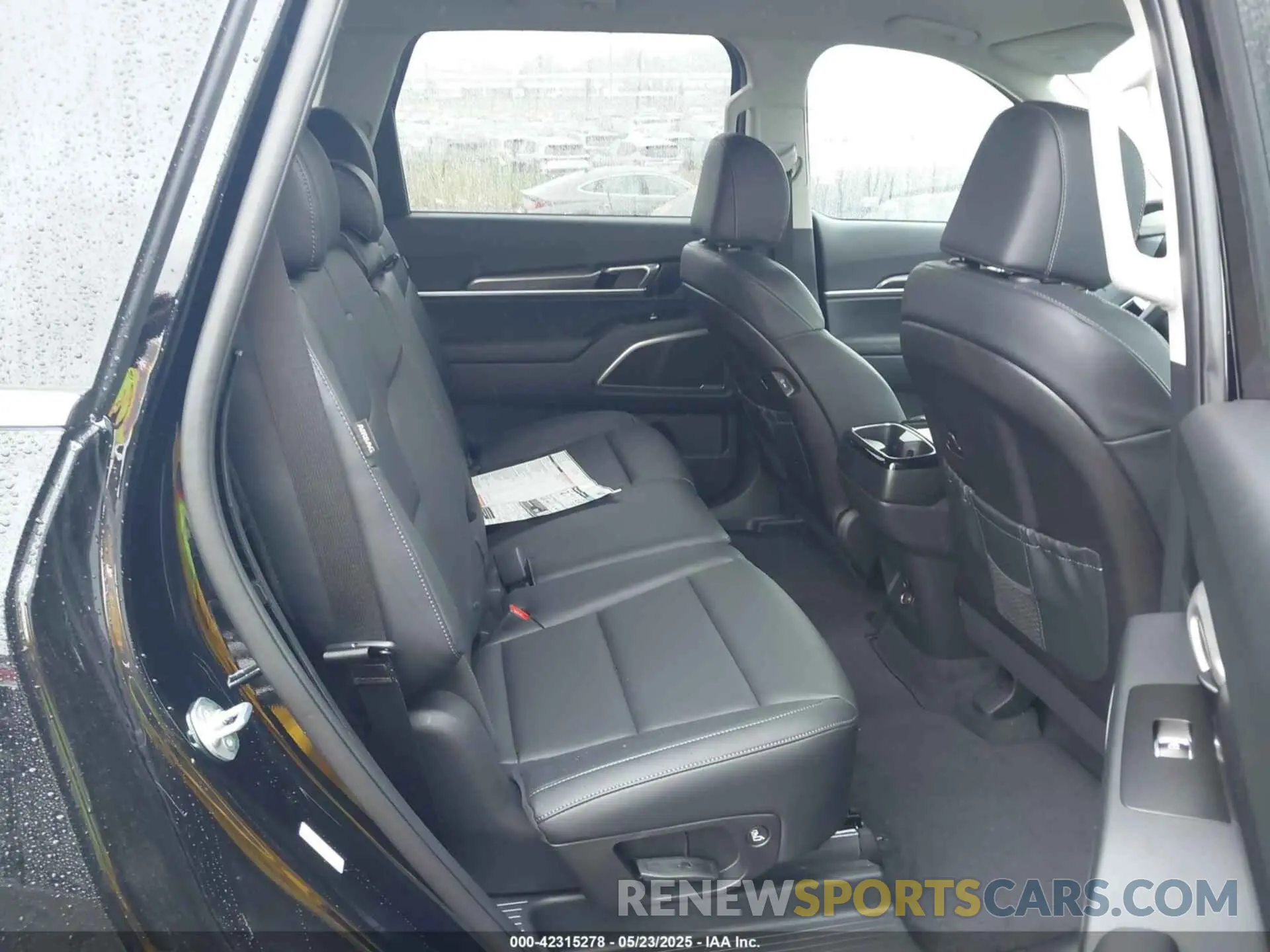 8 Photograph of a damaged car 5XYP24GC9SG591717 KIA TELLURIDE 2025