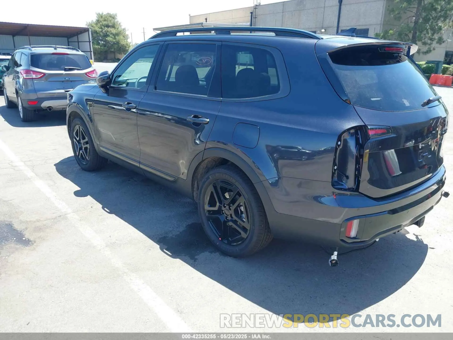 3 Photograph of a damaged car 5XYP5DGCXSG621069 KIA TELLURIDE 2025