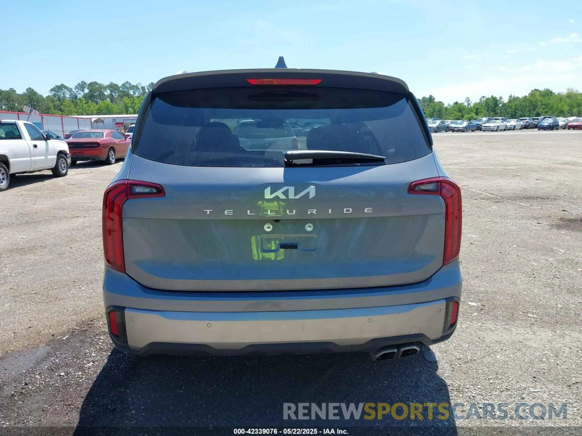 16 Photograph of a damaged car 5XYP64GC0SG589567 KIA TELLURIDE 2025