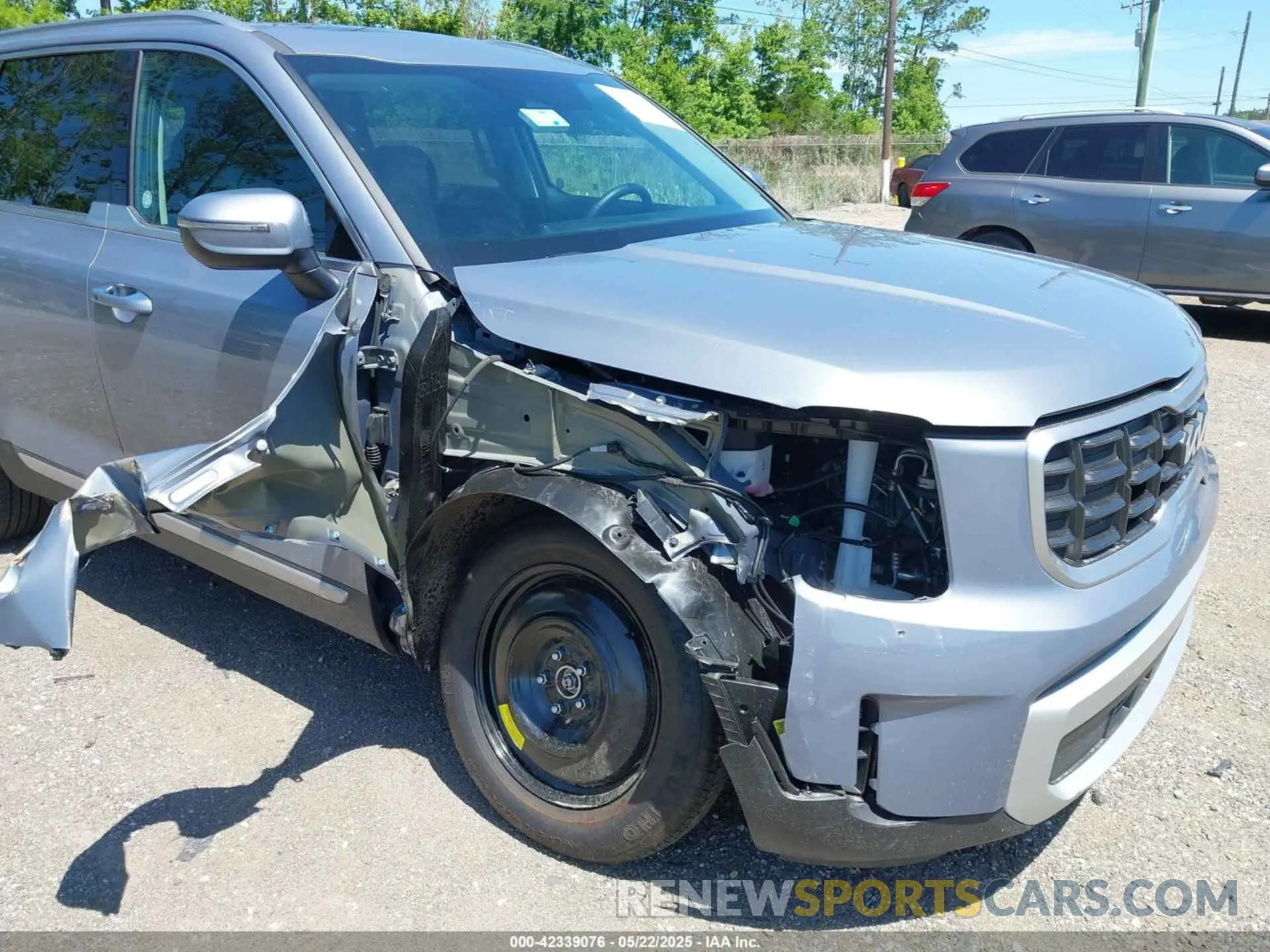 6 Photograph of a damaged car 5XYP64GC0SG589567 KIA TELLURIDE 2025