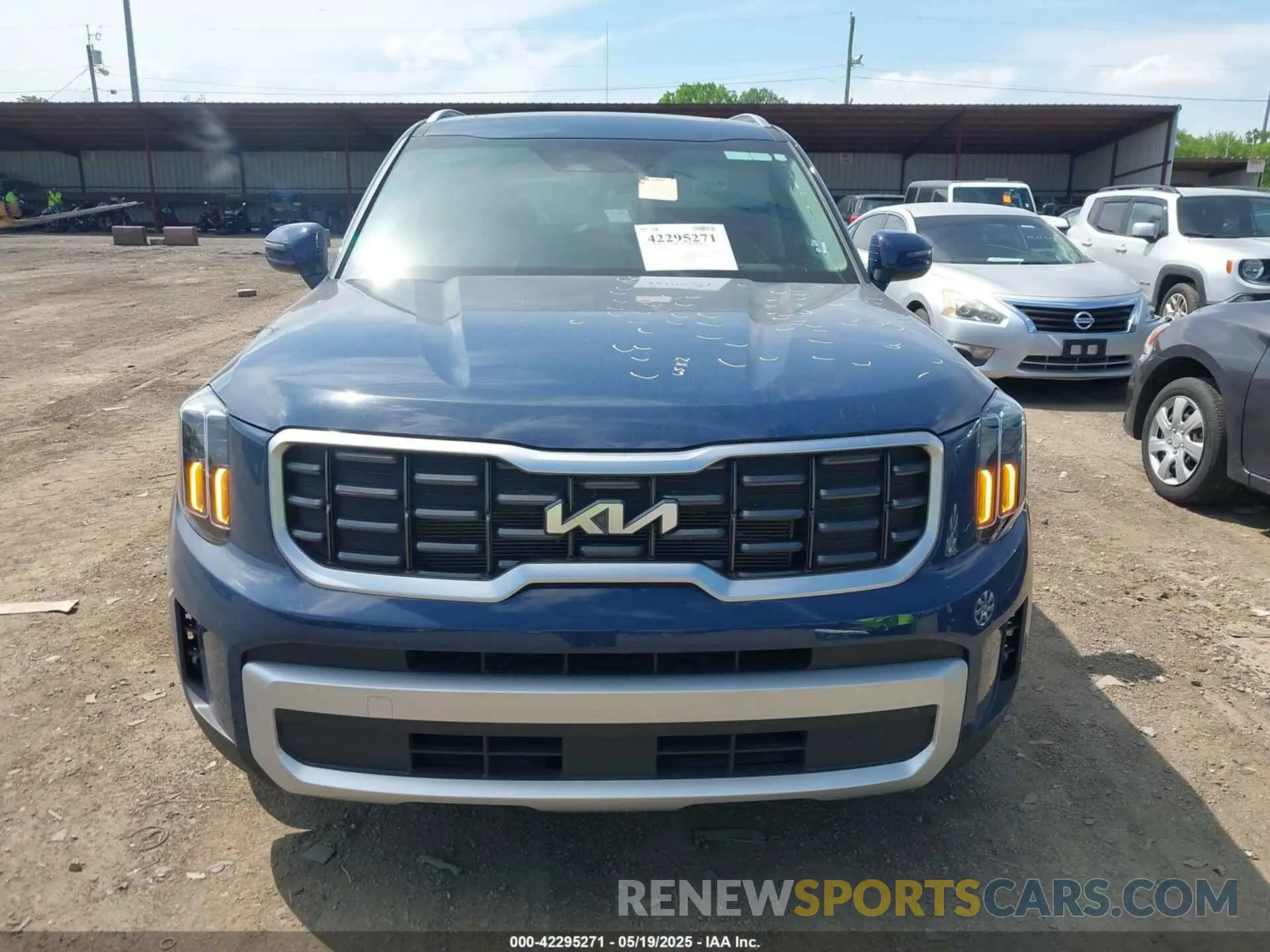 12 Photograph of a damaged car 5XYP64GC6SG581215 KIA TELLURIDE 2025