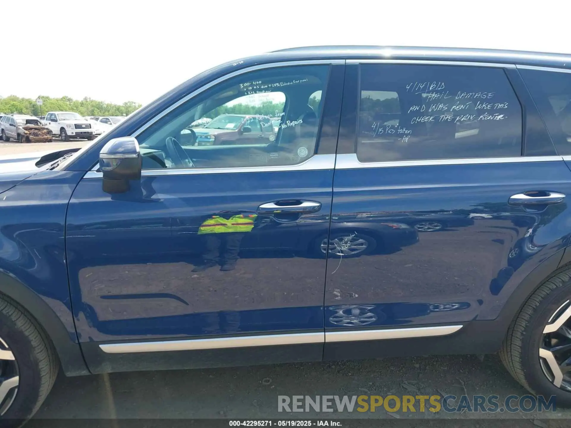 14 Photograph of a damaged car 5XYP64GC6SG581215 KIA TELLURIDE 2025
