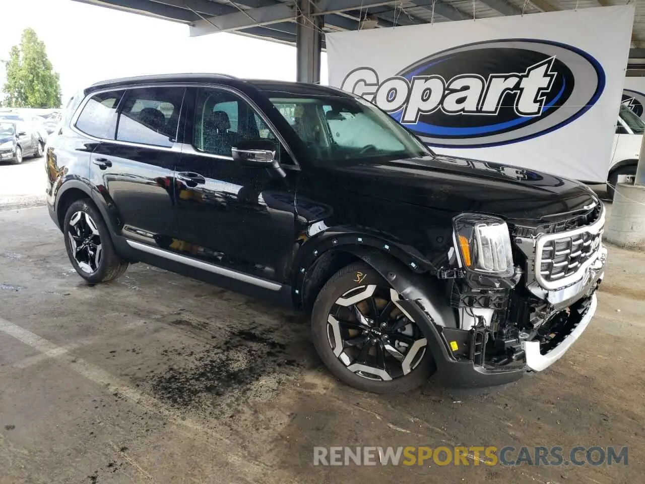 4 Photograph of a damaged car 5XYP64GC6SG585586 KIA TELLURIDE 2025