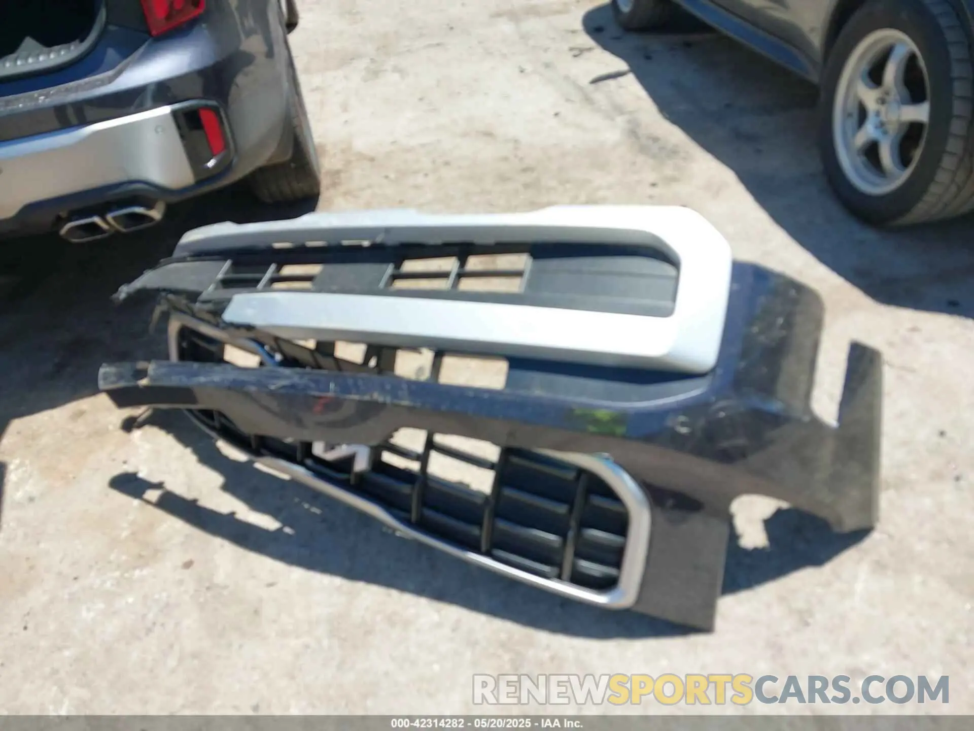 12 Photograph of a damaged car 5XYP6DGC0SG614158 KIA TELLURIDE 2025