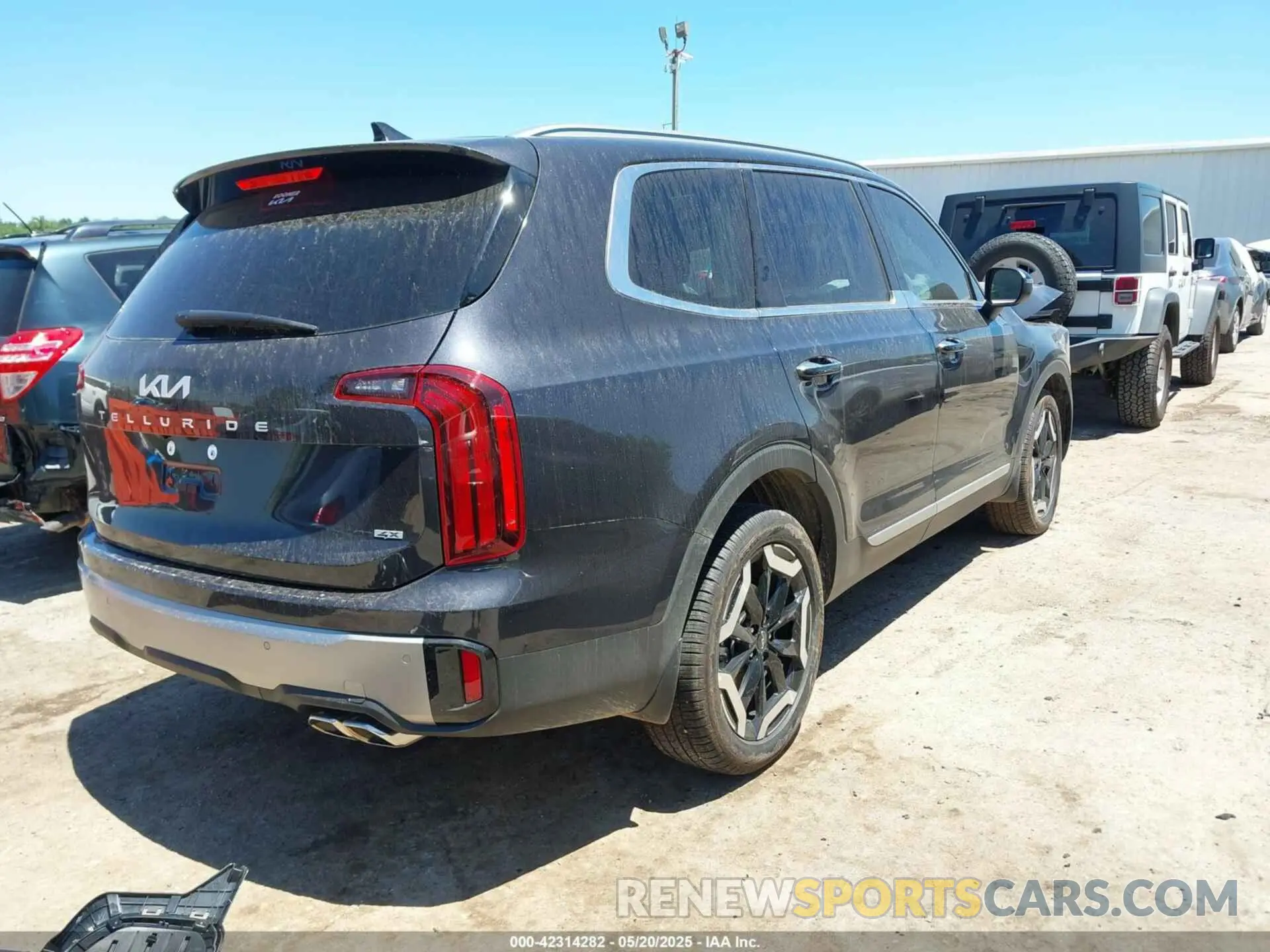 4 Photograph of a damaged car 5XYP6DGC0SG614158 KIA TELLURIDE 2025