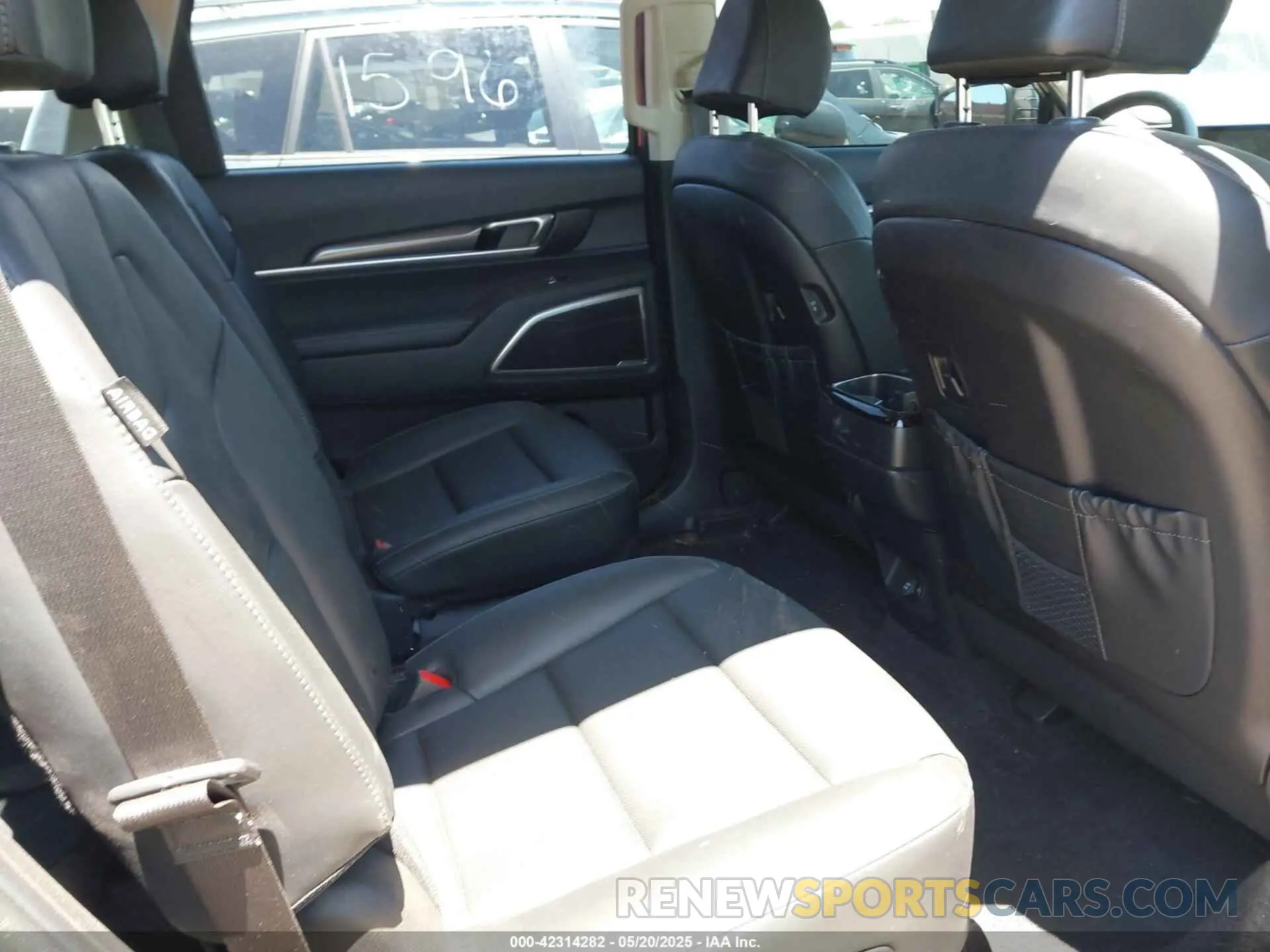 8 Photograph of a damaged car 5XYP6DGC0SG614158 KIA TELLURIDE 2025