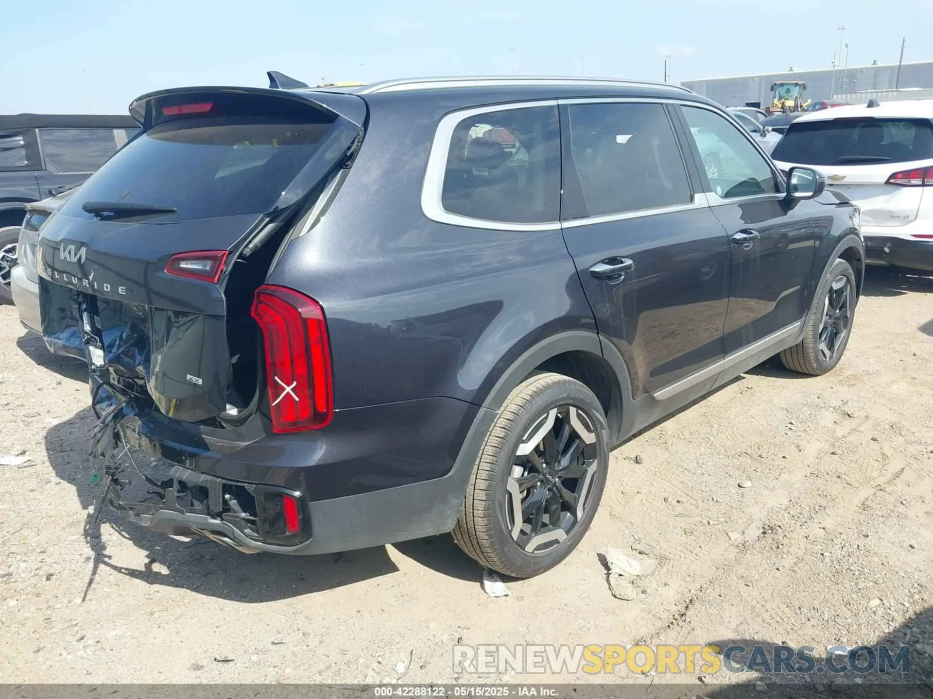 4 Photograph of a damaged car 5XYP6DGC4SG604345 KIA TELLURIDE 2025