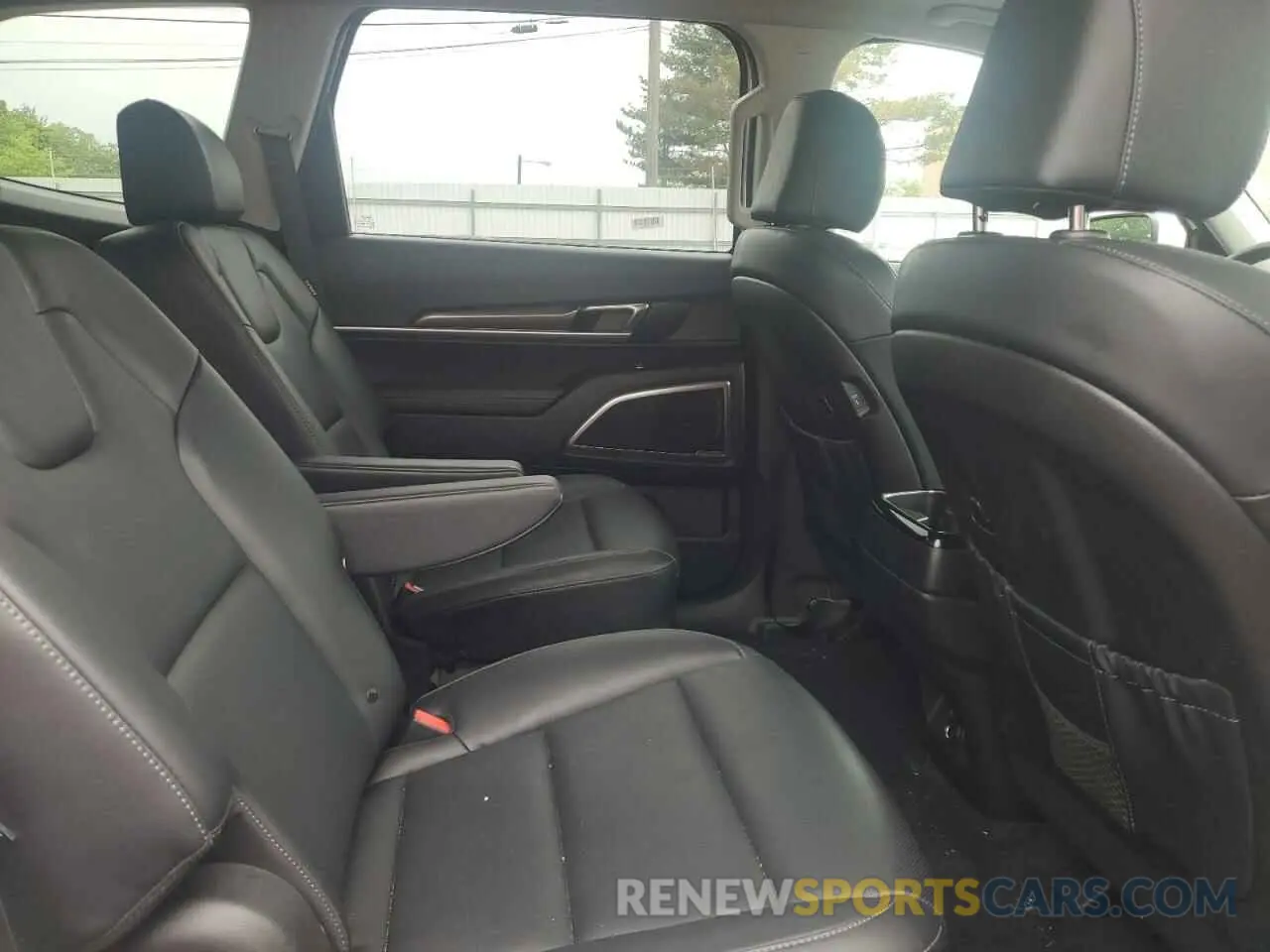 11 Photograph of a damaged car 5XYP6DGC8SG602937 KIA TELLURIDE 2025