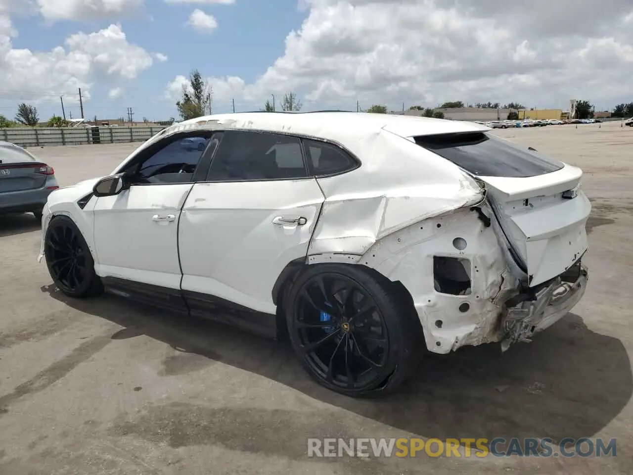 2 Фотография поврежденного автомобиля ZPBUA1ZL1KLA01041 LAMBORGHINI ALL MODELS 2019