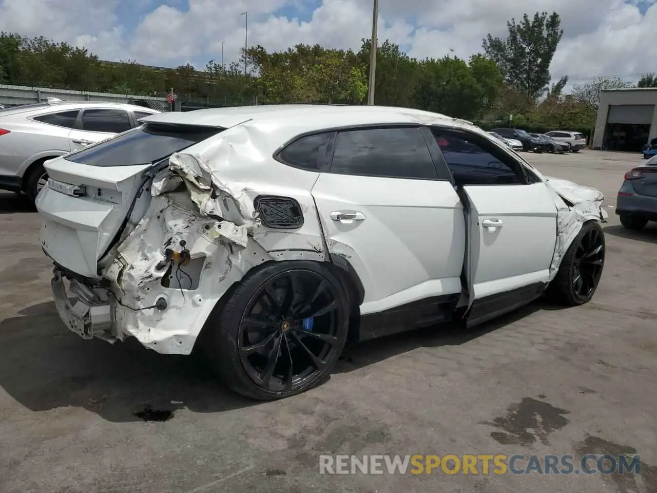 3 Фотография поврежденного автомобиля ZPBUA1ZL1KLA01041 LAMBORGHINI ALL MODELS 2019