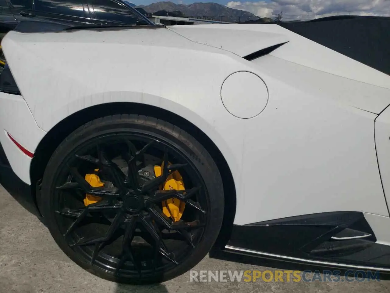 10 Фотография поврежденного автомобиля ZHWUT5ZF5LLA15426 LAMBORGHINI ALL MODELS 2020