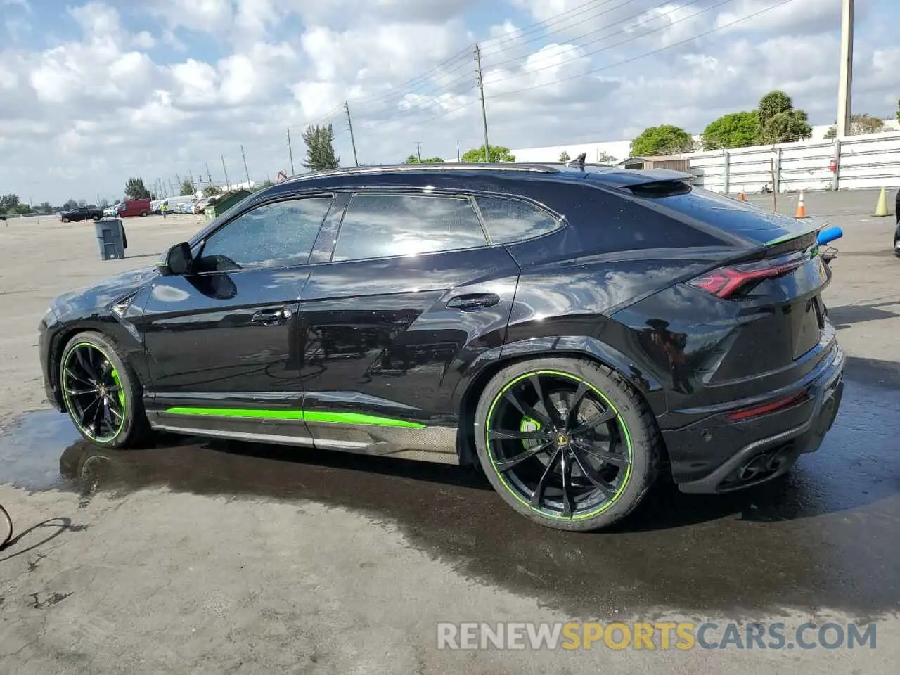 2 Фотография поврежденного автомобиля ZPBUA1ZL5MLA11073 LAMBORGHINI ALL MODELS 2021