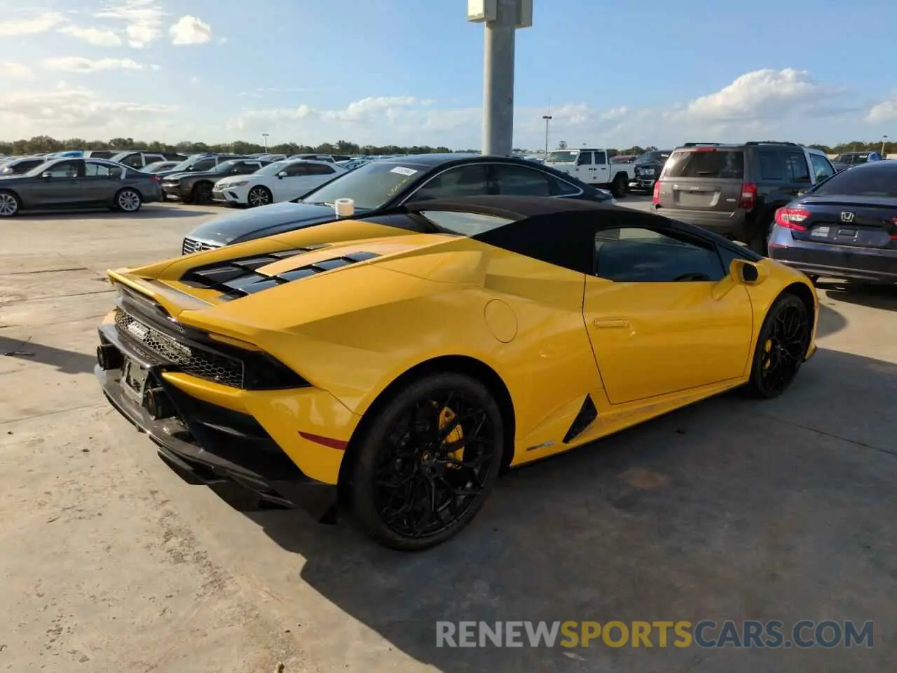 3 Photograph of a damaged car ZHWUT5ZF1PLA23321 LAMBORGHINI ALL MODELS 2023
