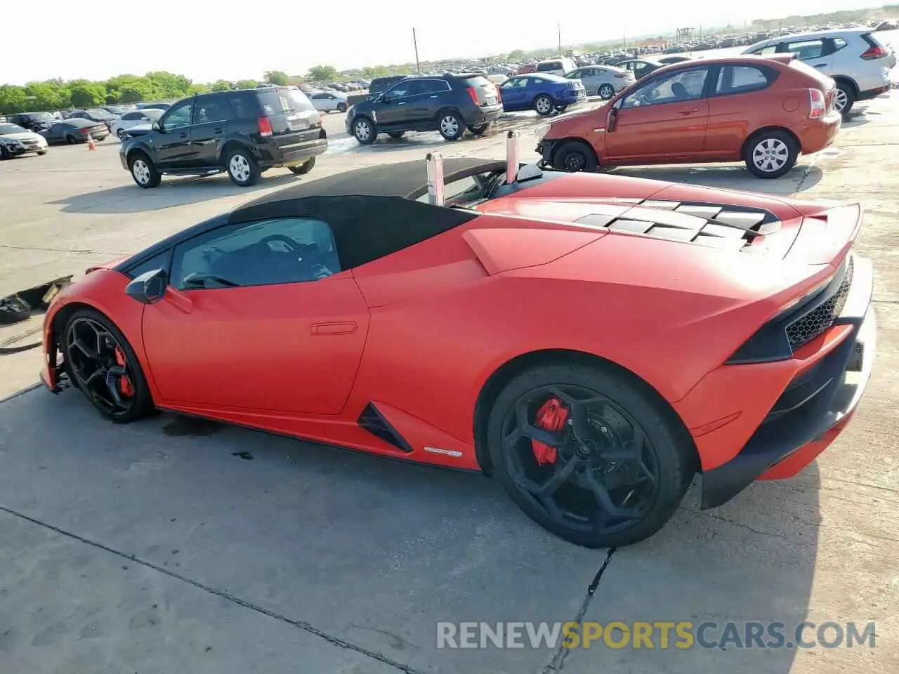 2 Photograph of a damaged car ZHWUT5ZF9PLA21574 LAMBORGHINI ALL MODELS 2023