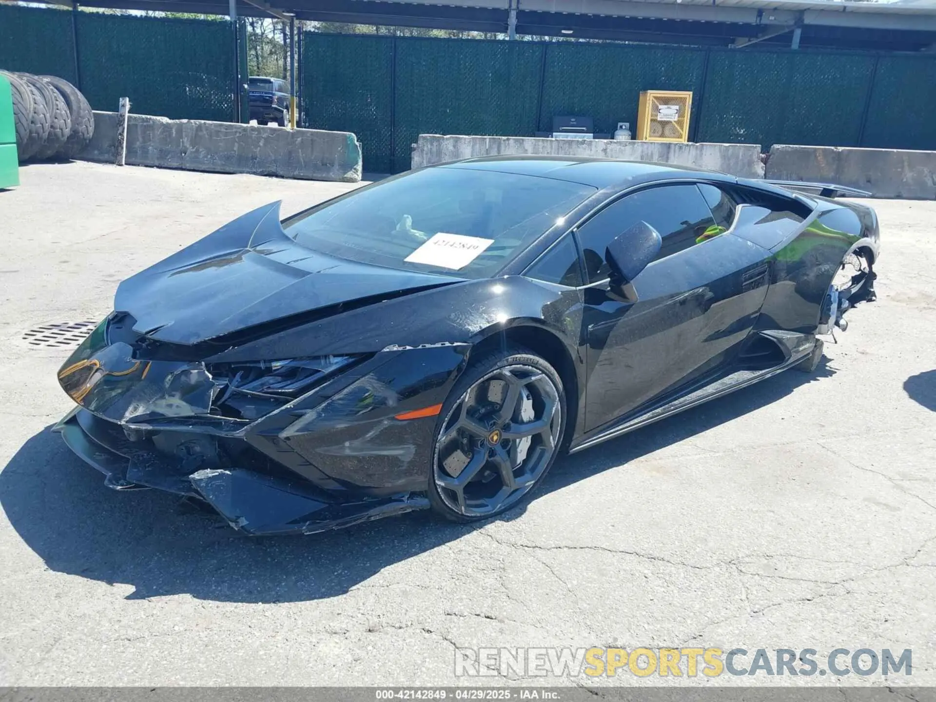 2 Фотография поврежденного автомобиля ZHWCB6ZF7PLA23361 LAMBORGHINI HURACAN 2023