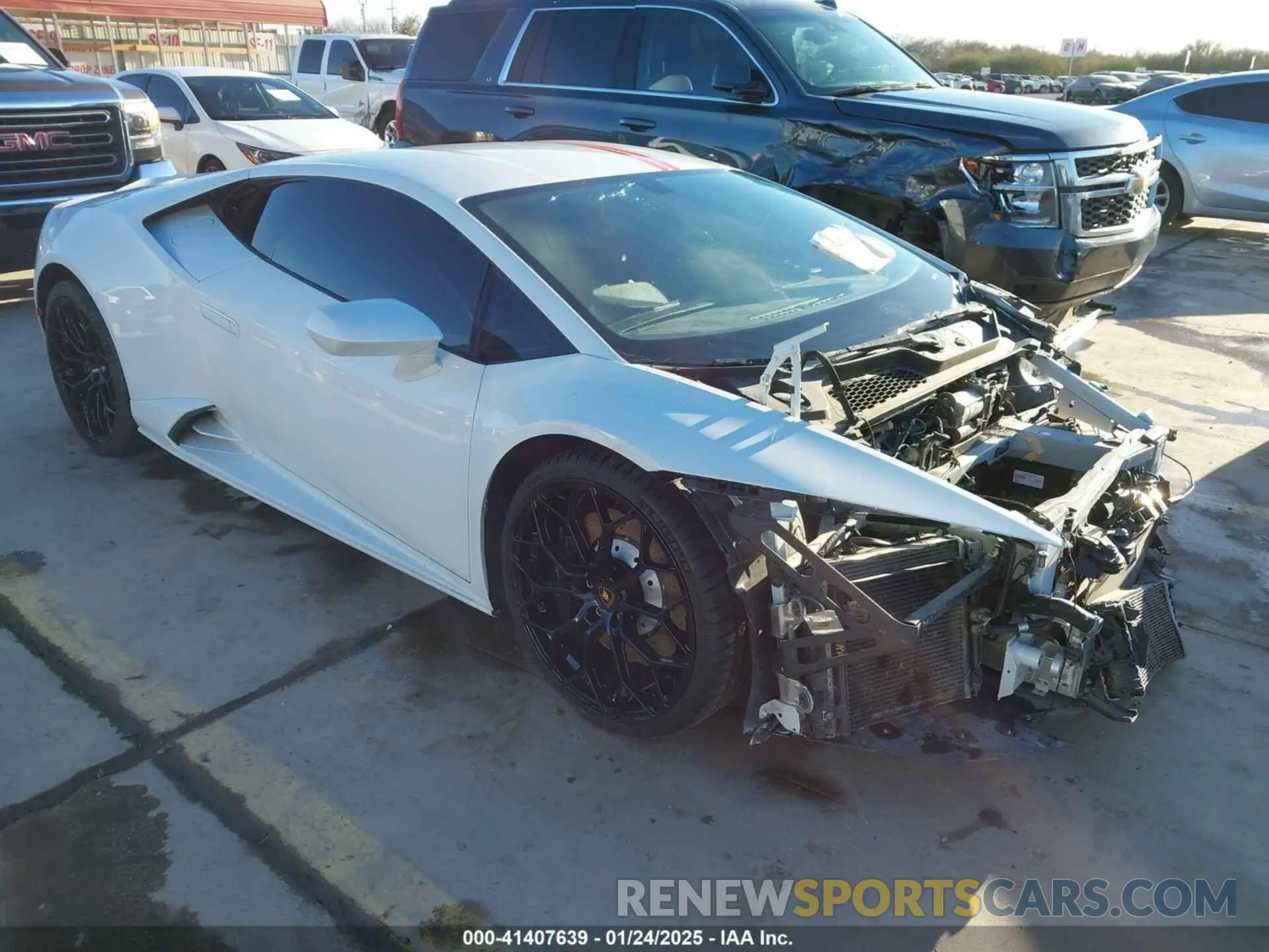 1 Photograph of a damaged car ZHWUF5ZF7MLA16358 LAMBORGHINI HURACAN EVO 2021