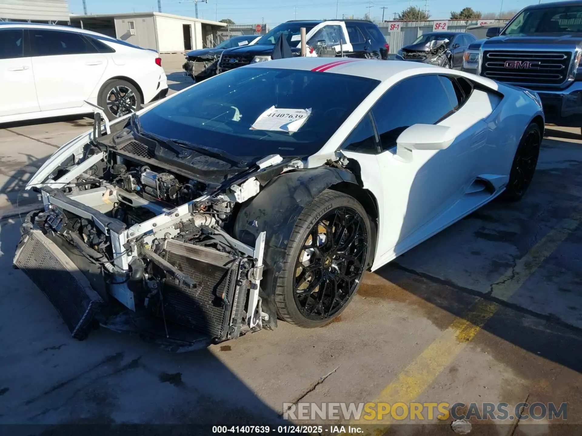 2 Photograph of a damaged car ZHWUF5ZF7MLA16358 LAMBORGHINI HURACAN EVO 2021