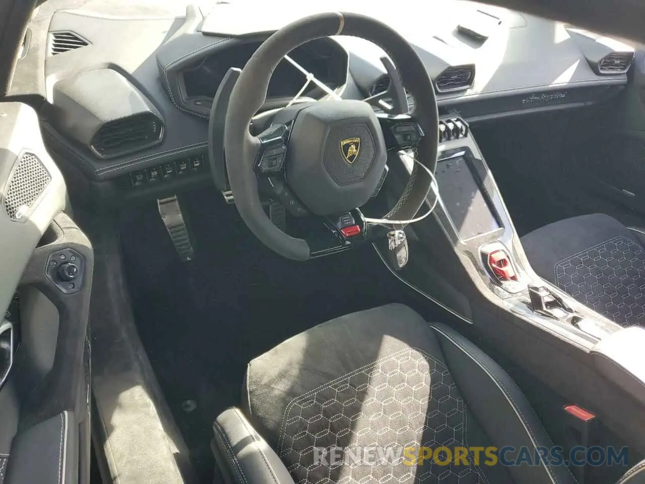 8 Фотография поврежденного автомобиля ZHWUB6ZF7PLA24031 LAMBORGHINI HURACAN TE 2023