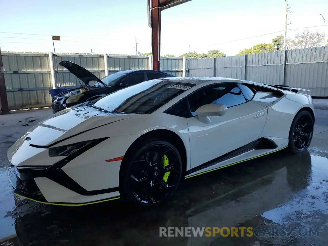 1 Photograph of a damaged car ZHWUB6ZFXRLA26374 LAMBORGHINI HURACAN TE 2024