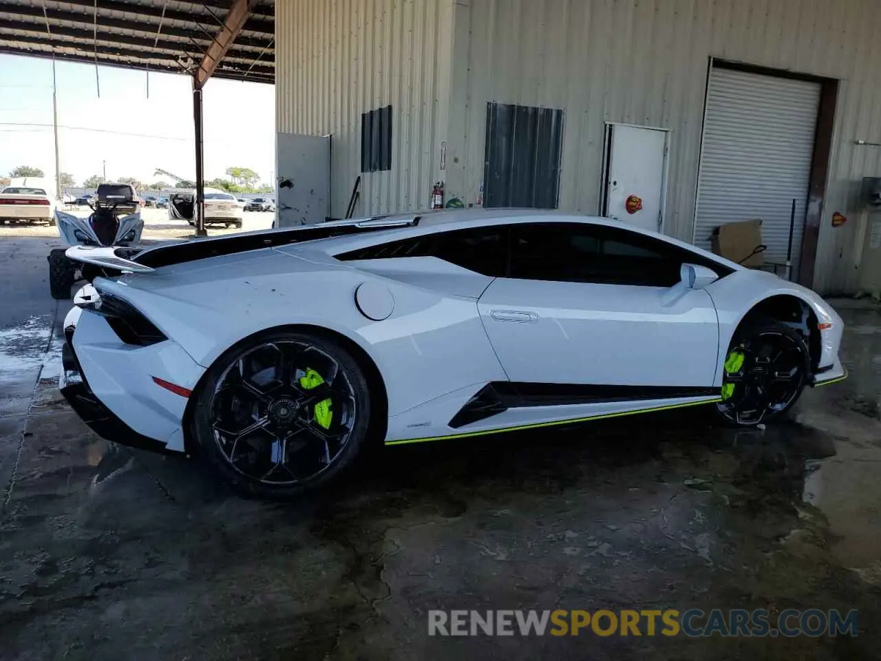 3 Photograph of a damaged car ZHWUB6ZFXRLA26374 LAMBORGHINI HURACAN TE 2024