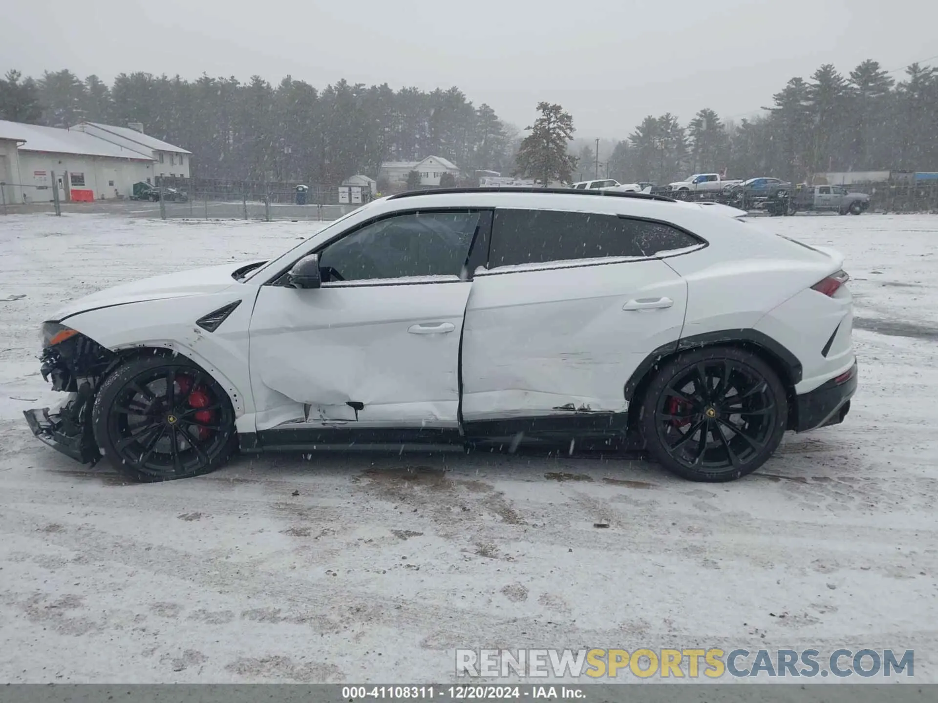 14 Photograph of a damaged car ZPBUA1ZL0KLA02164 LAMBORGHINI URUS 2019