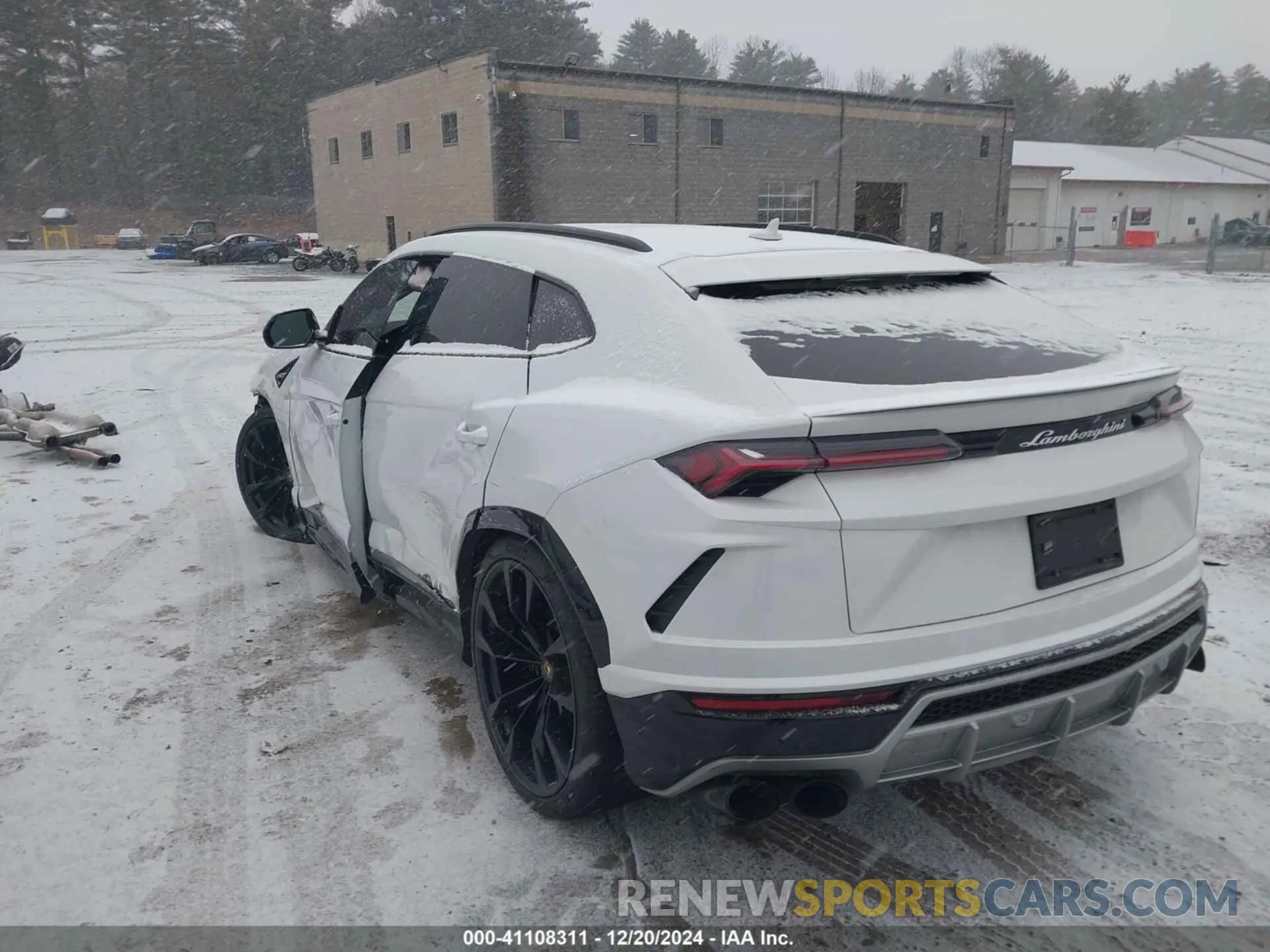 3 Photograph of a damaged car ZPBUA1ZL0KLA02164 LAMBORGHINI URUS 2019