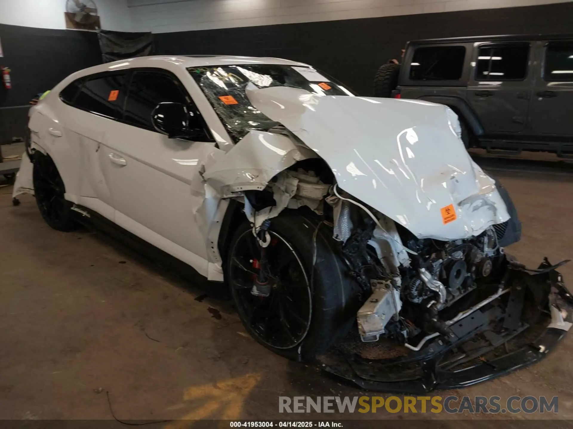 6 Photograph of a damaged car ZPBUA1ZL2KLA02084 LAMBORGHINI URUS 2019