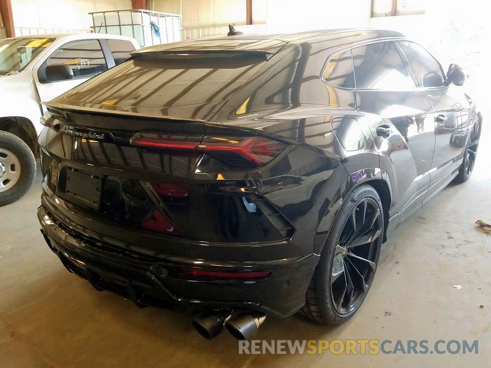 4 Photograph of a damaged car ZPBUA1ZL7KLA02341 LAMBORGHINI URUS 2019