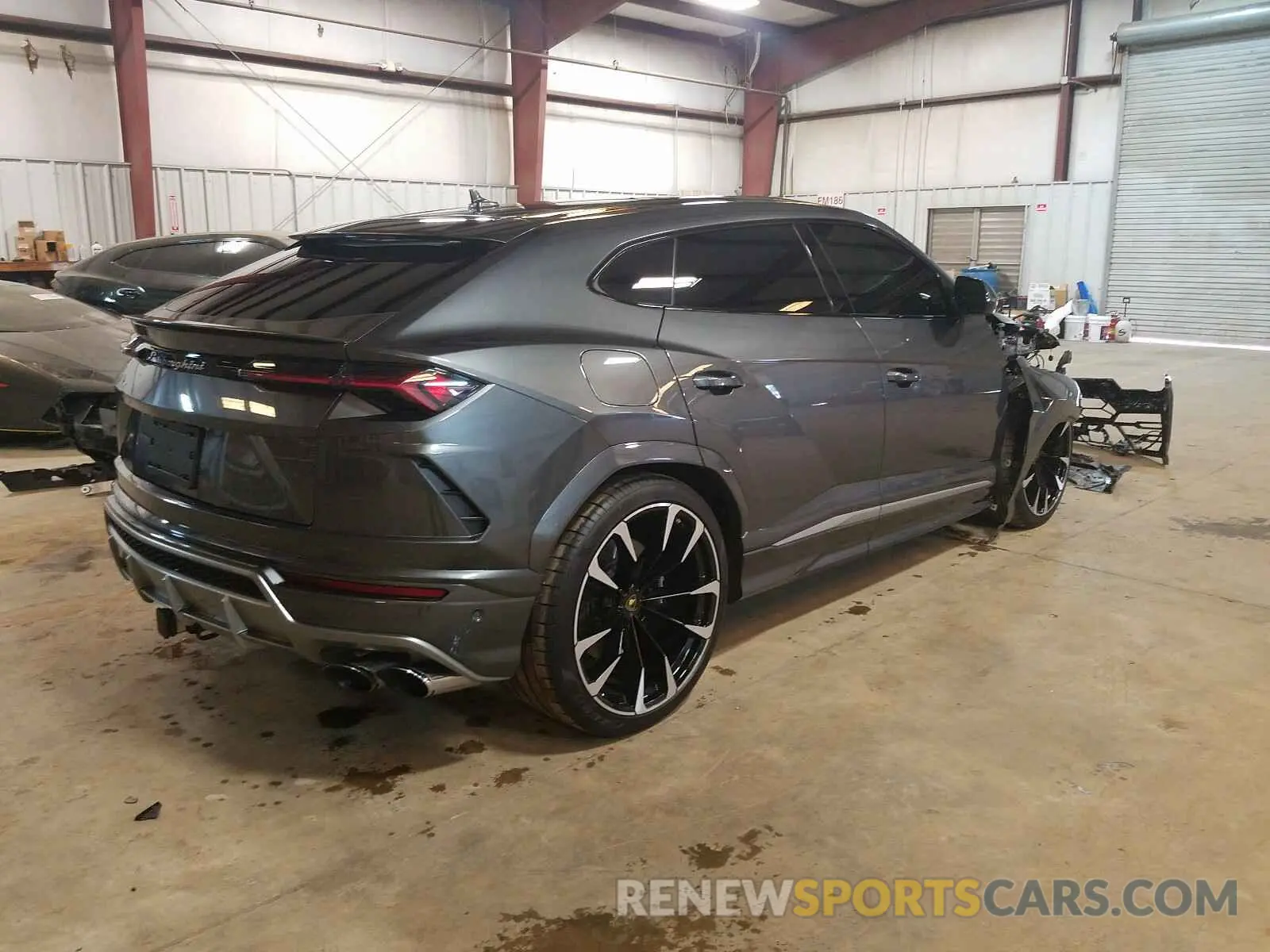 4 Photograph of a damaged car ZPBUA1ZL9KLA00896 LAMBORGHINI URUS 2019