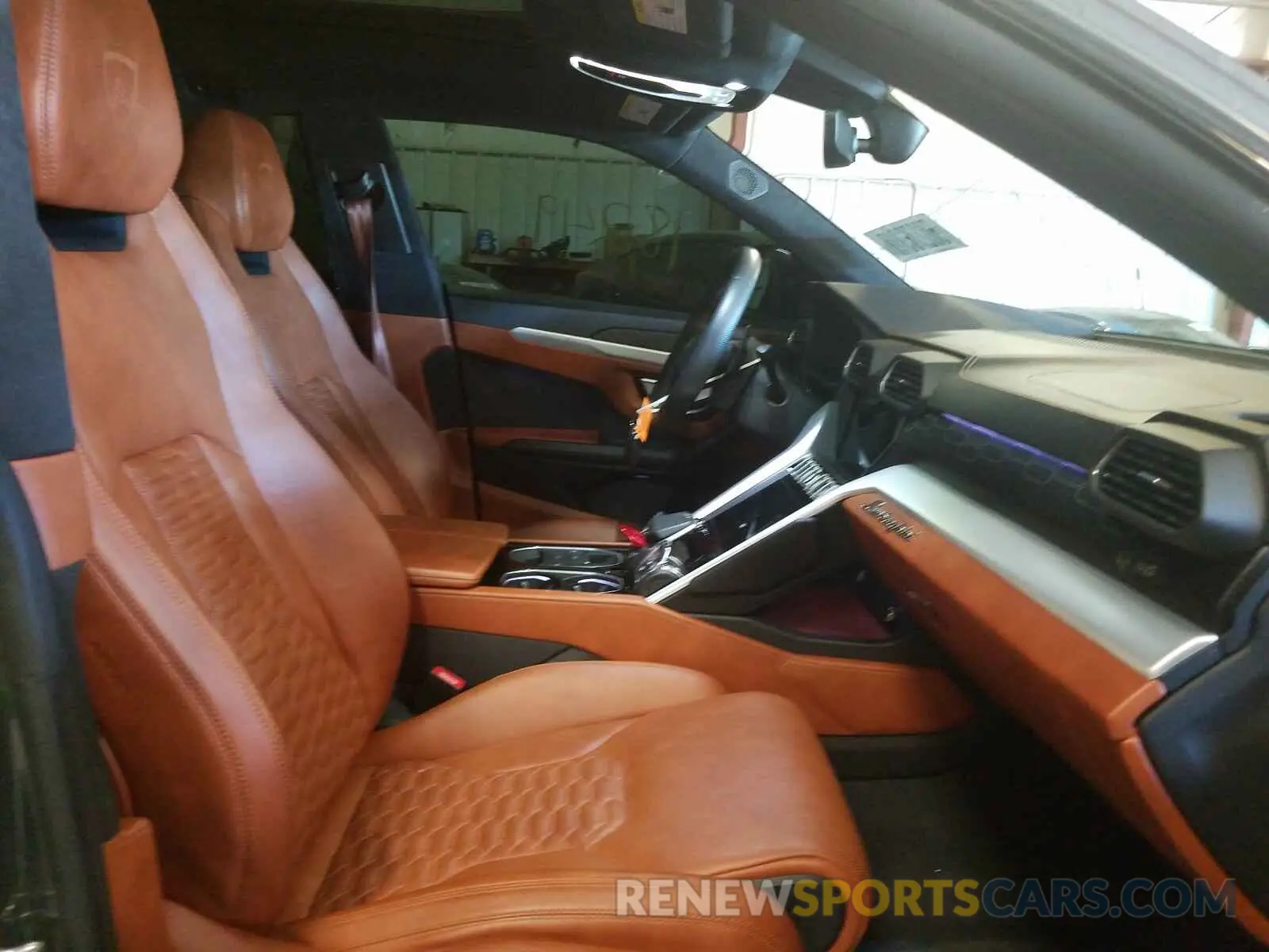 5 Photograph of a damaged car ZPBUA1ZL9KLA00896 LAMBORGHINI URUS 2019