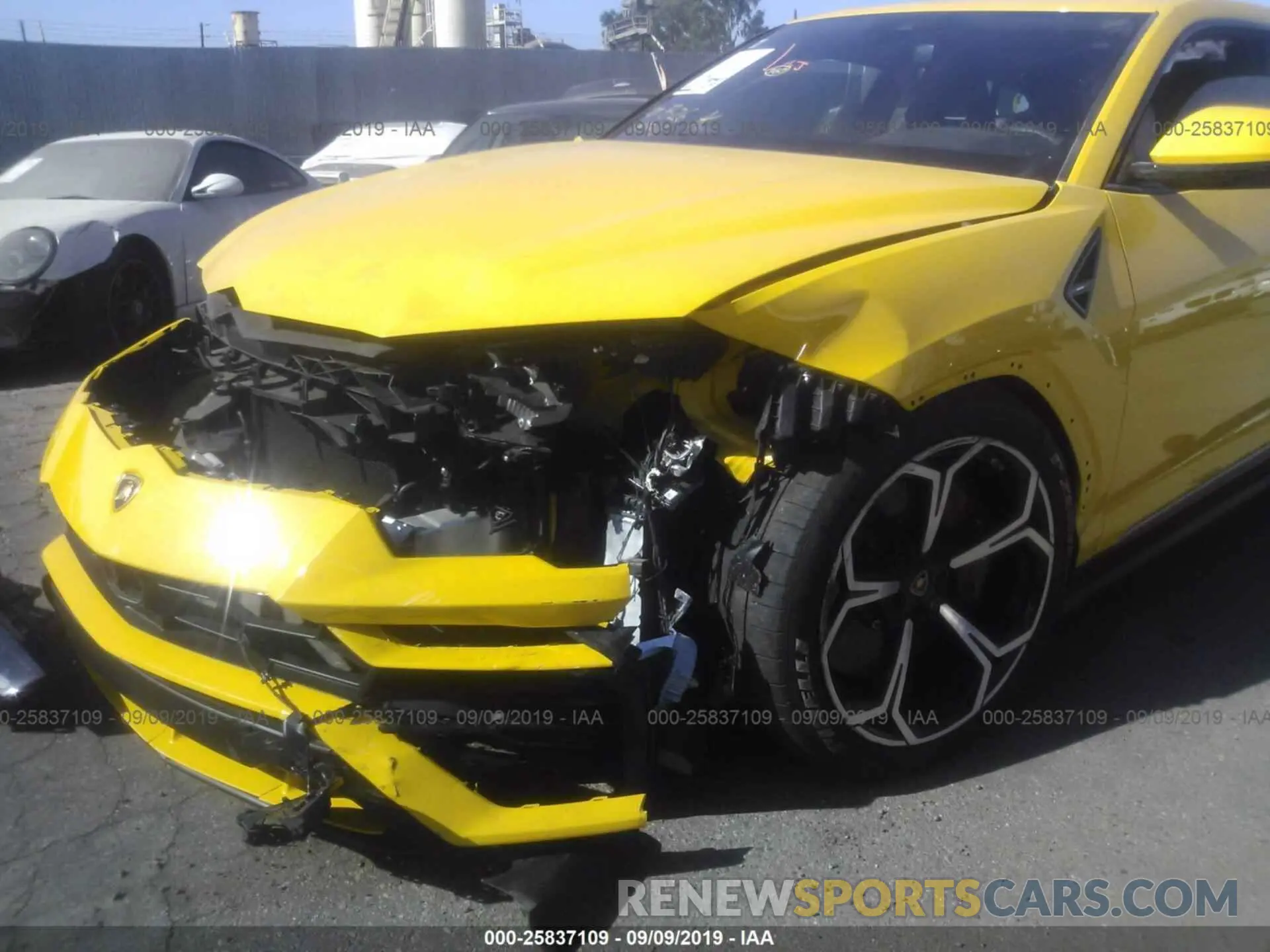 6 Photograph of a damaged car ZPBUA1ZL9KLA01420 LAMBORGHINI URUS 2019