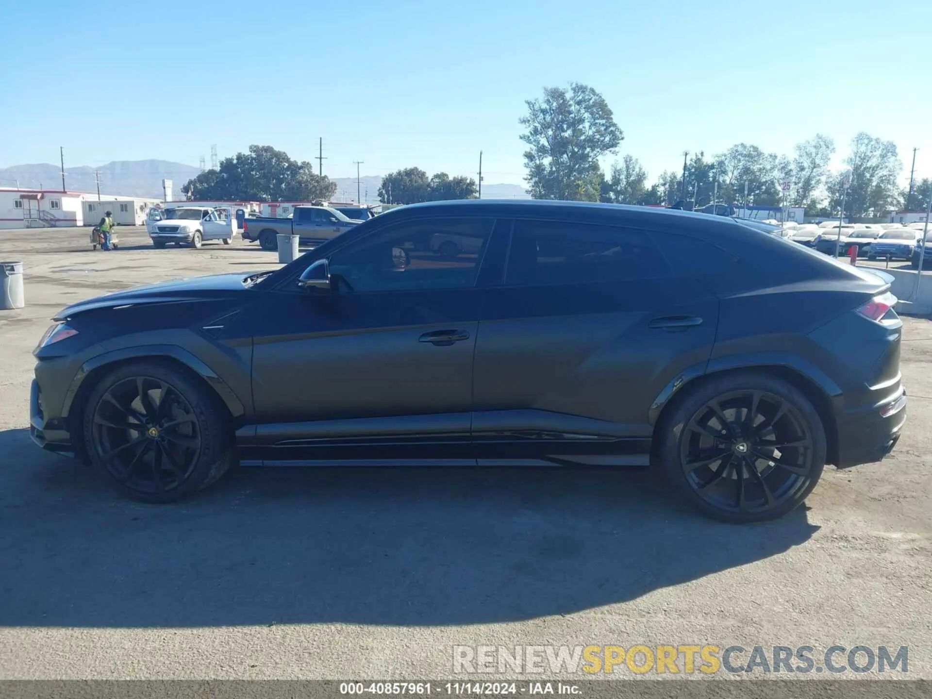 14 Photograph of a damaged car ZPBUA1ZL0LLA10251 LAMBORGHINI URUS 2020