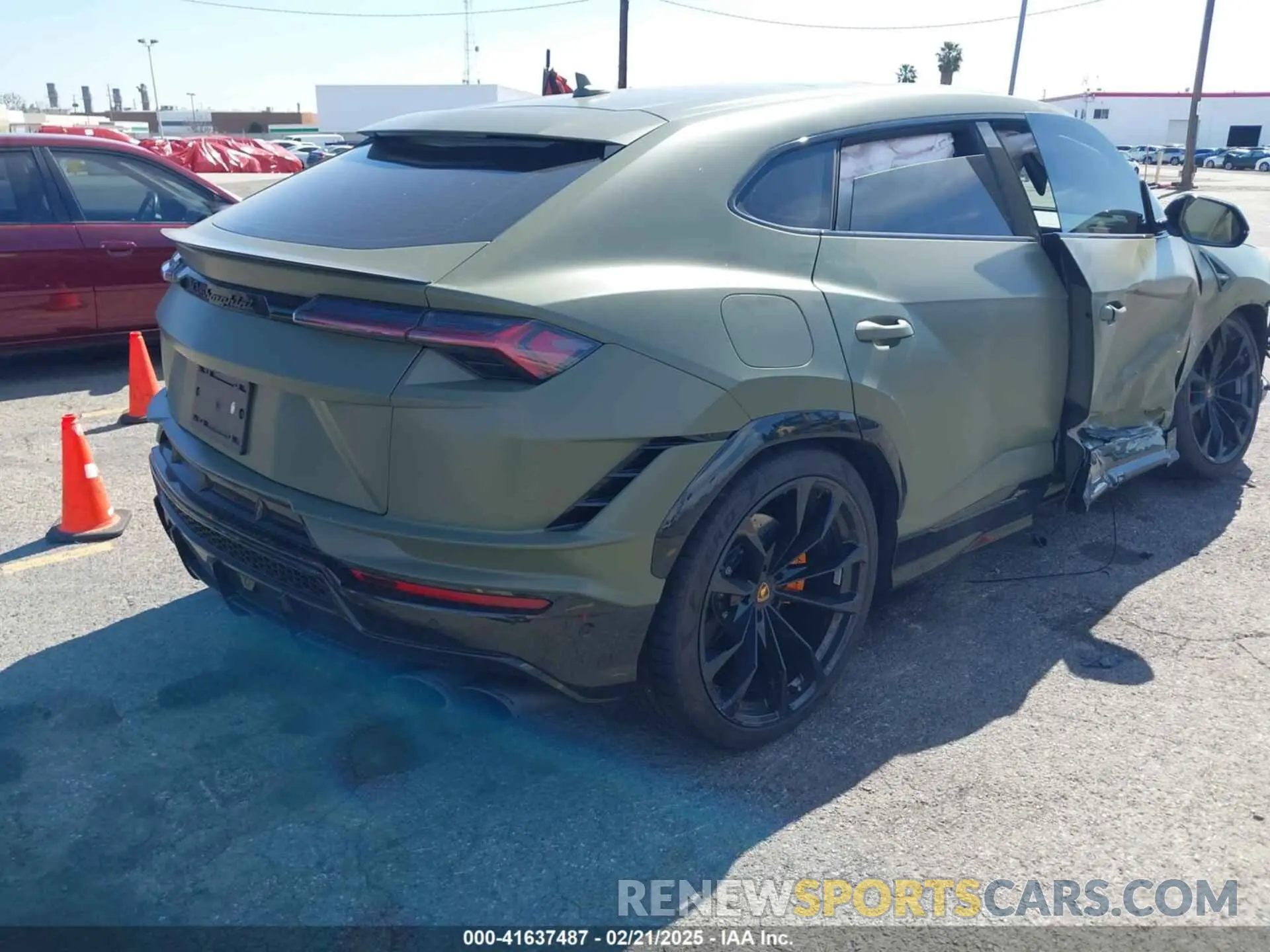 4 Photograph of a damaged car ZPBUB3ZL9RLA30855 LAMBORGHINI URUS 2024