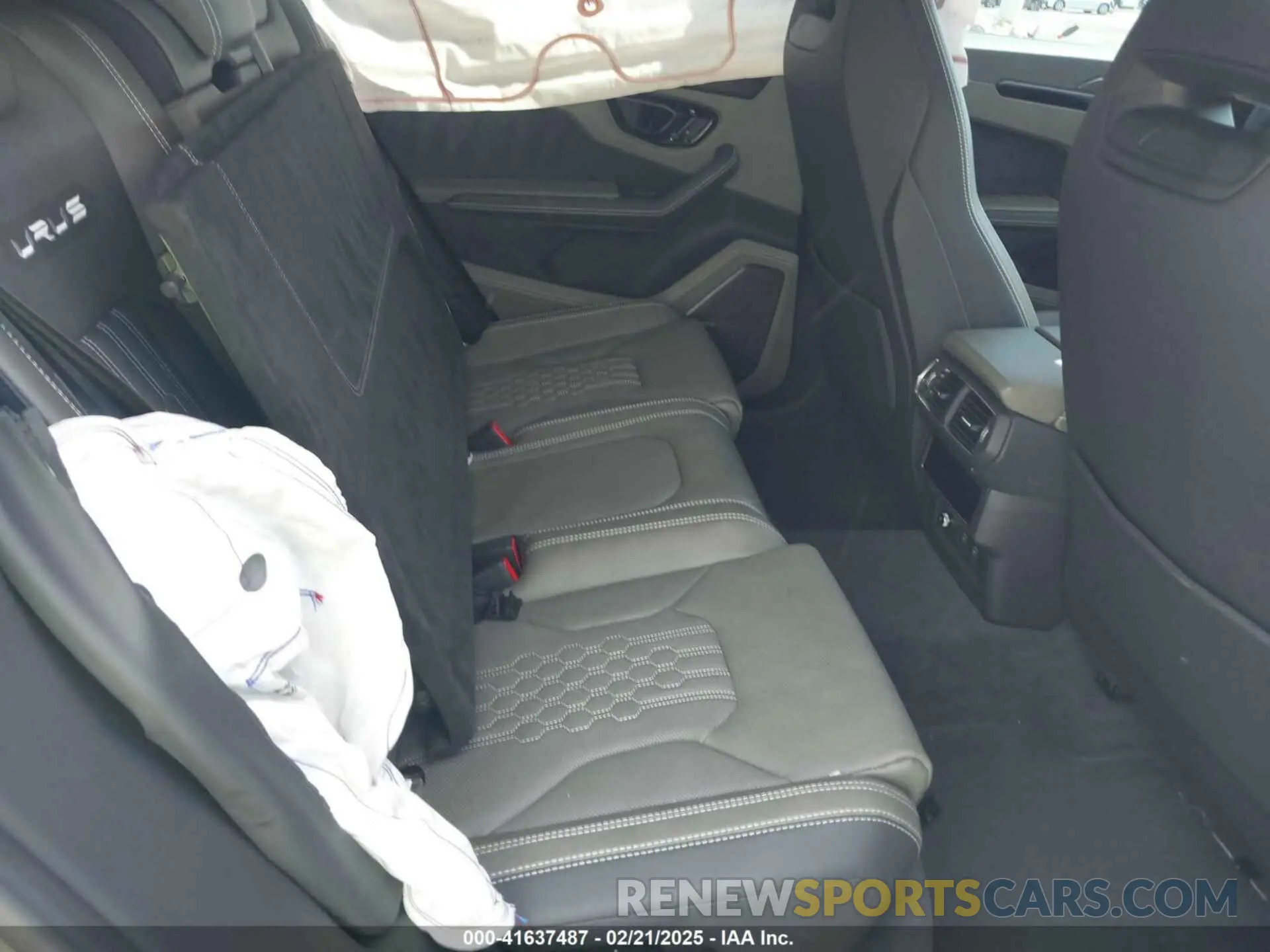 8 Photograph of a damaged car ZPBUB3ZL9RLA30855 LAMBORGHINI URUS 2024