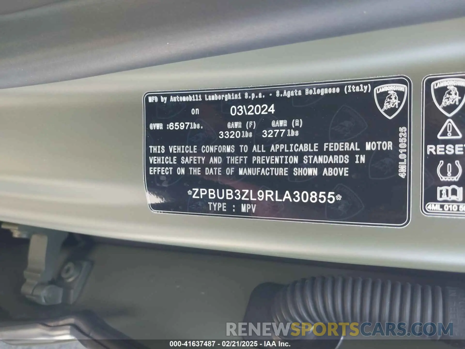 9 Photograph of a damaged car ZPBUB3ZL9RLA30855 LAMBORGHINI URUS 2024