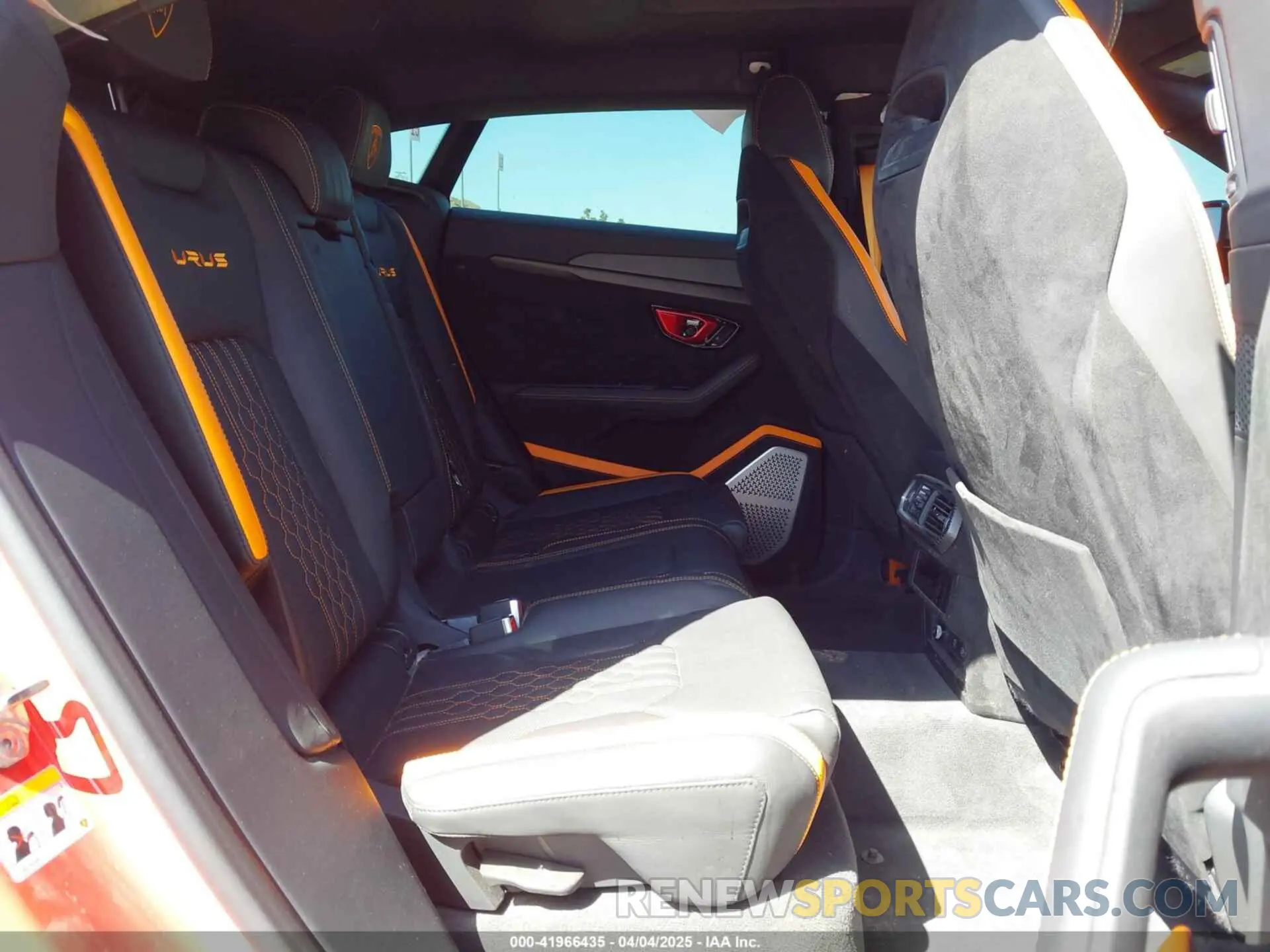 8 Photograph of a damaged car ZPBUC3ZL6RLA29238 LAMBORGHINI URUS 2024