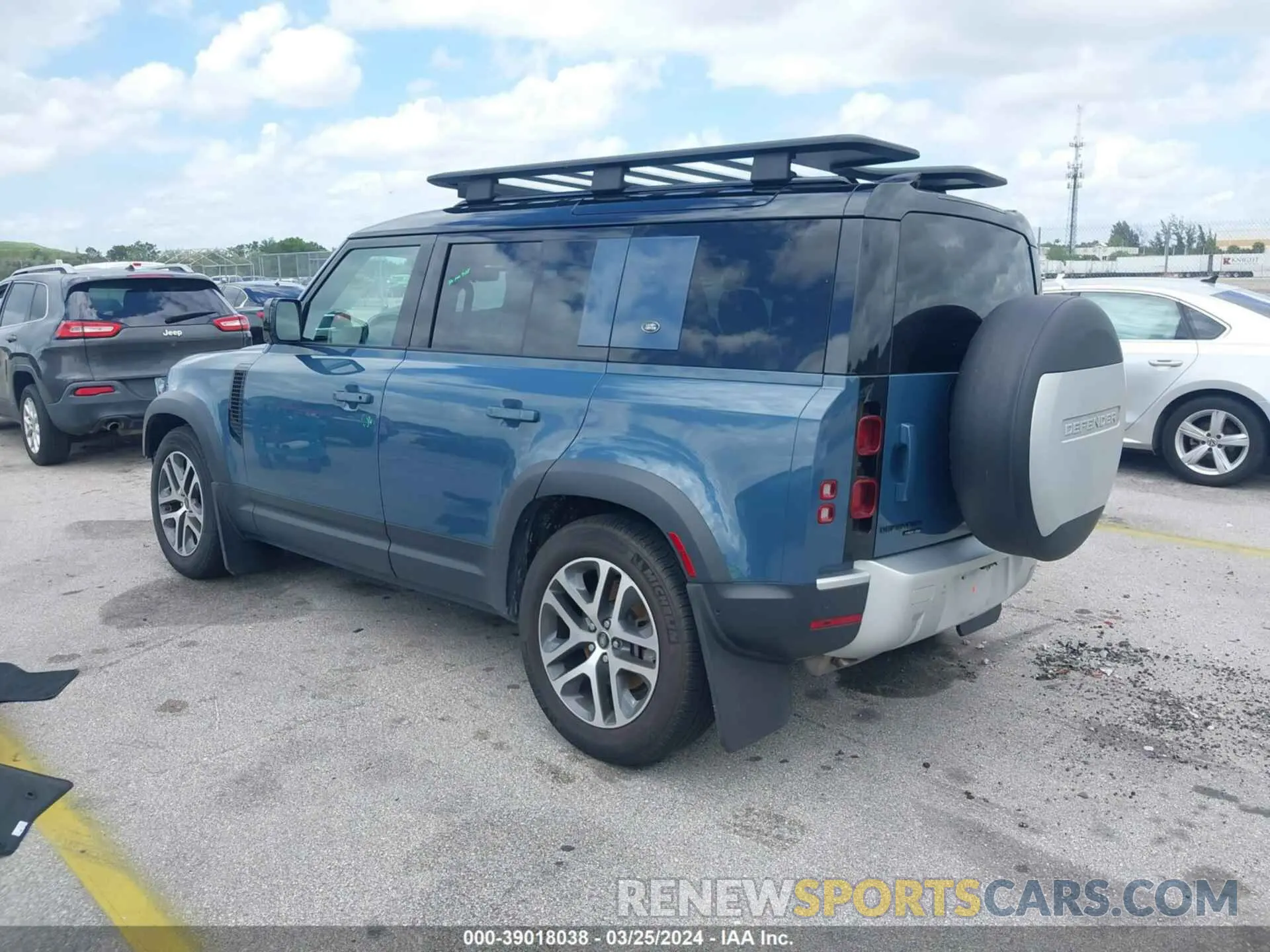 3 Photograph of a damaged car SALE97EU2L2009168 LAND ROVER DEFENDER 2020