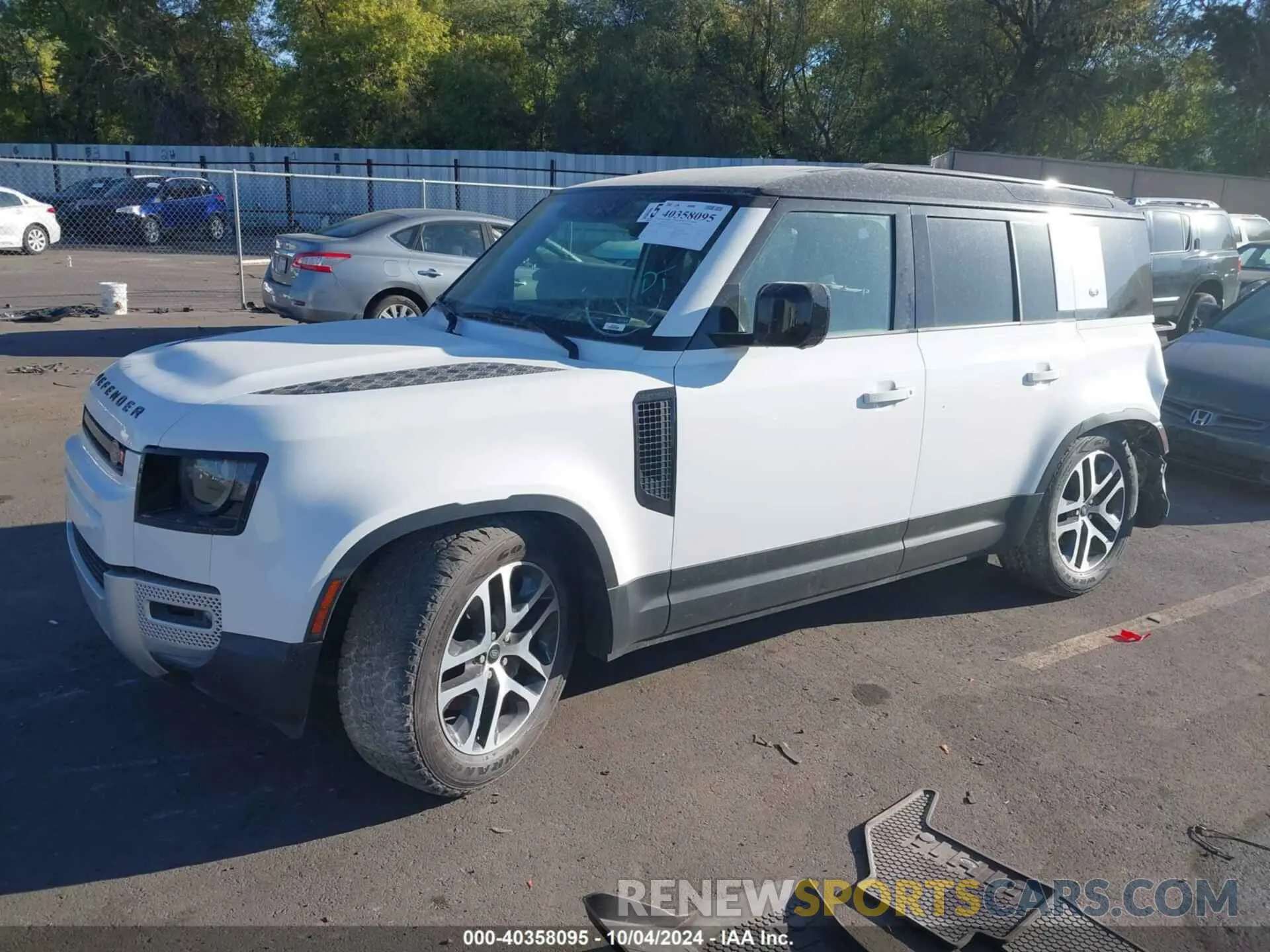 2 Фотография поврежденного автомобиля SALE9EEU4L2028194 LAND ROVER DEFENDER 2020
