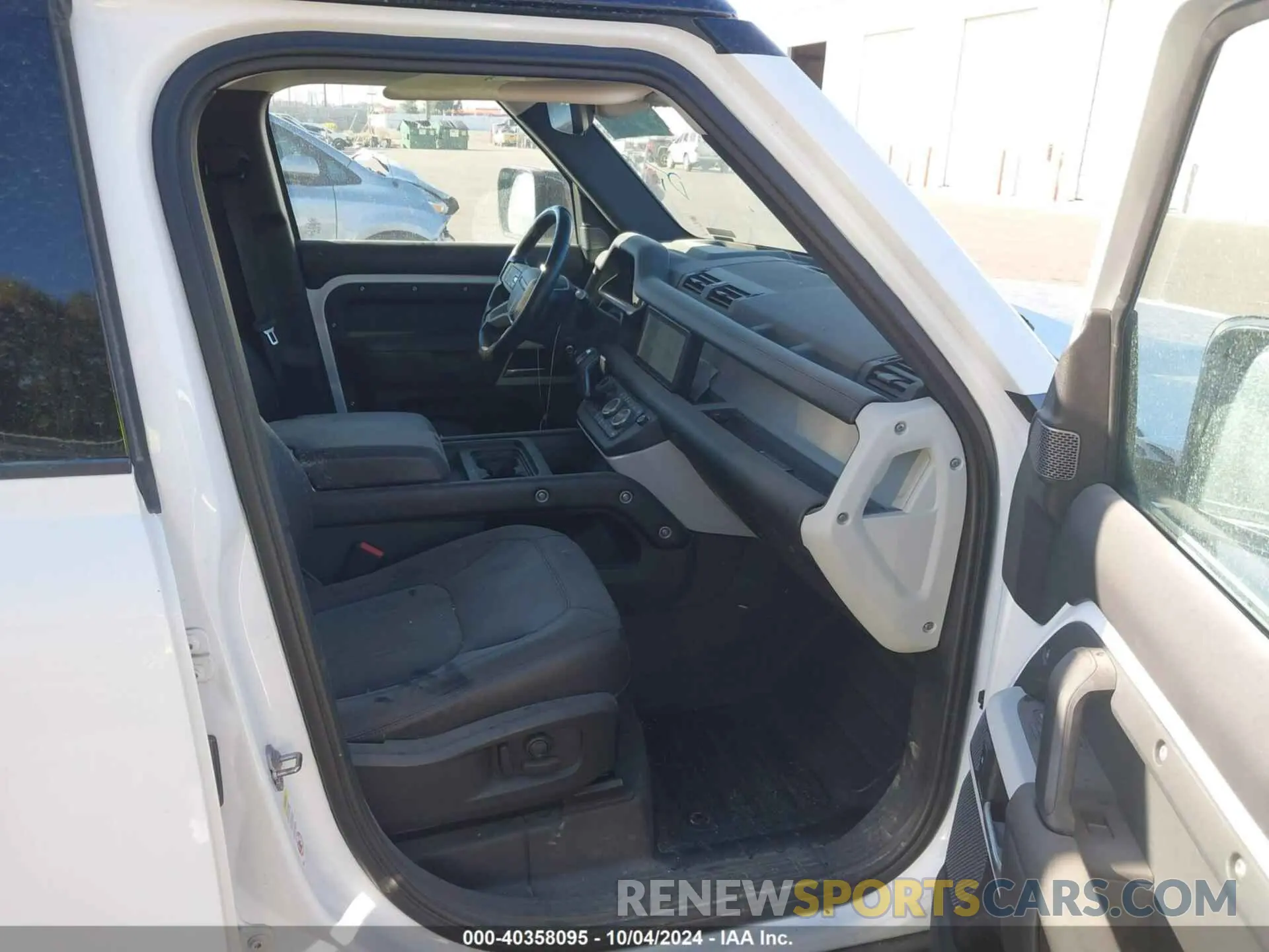 5 Фотография поврежденного автомобиля SALE9EEU4L2028194 LAND ROVER DEFENDER 2020