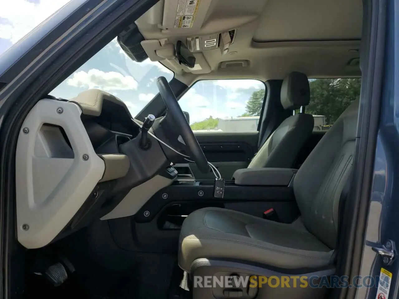 7 Photograph of a damaged car SALEP7EU3L2032240 LAND ROVER DEFENDER 2020