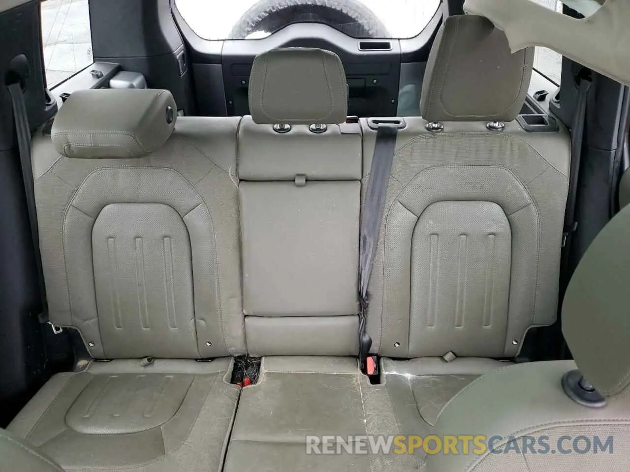 10 Photograph of a damaged car SALEP7EU5L2023135 LAND ROVER DEFENDER 2020