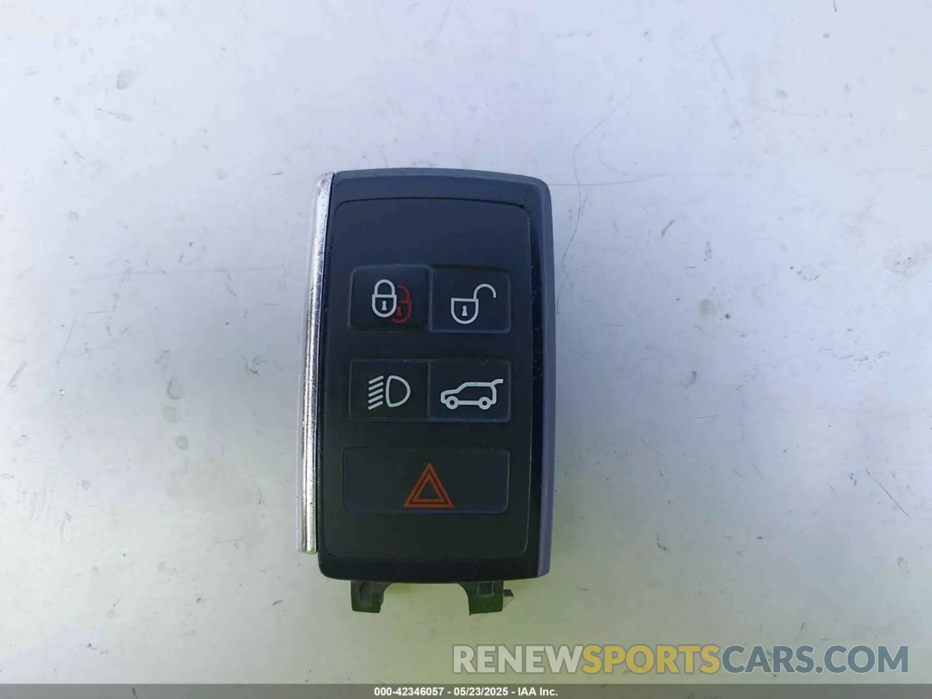 11 Photograph of a damaged car SALEP7EU7L2019989 LAND ROVER DEFENDER 2020