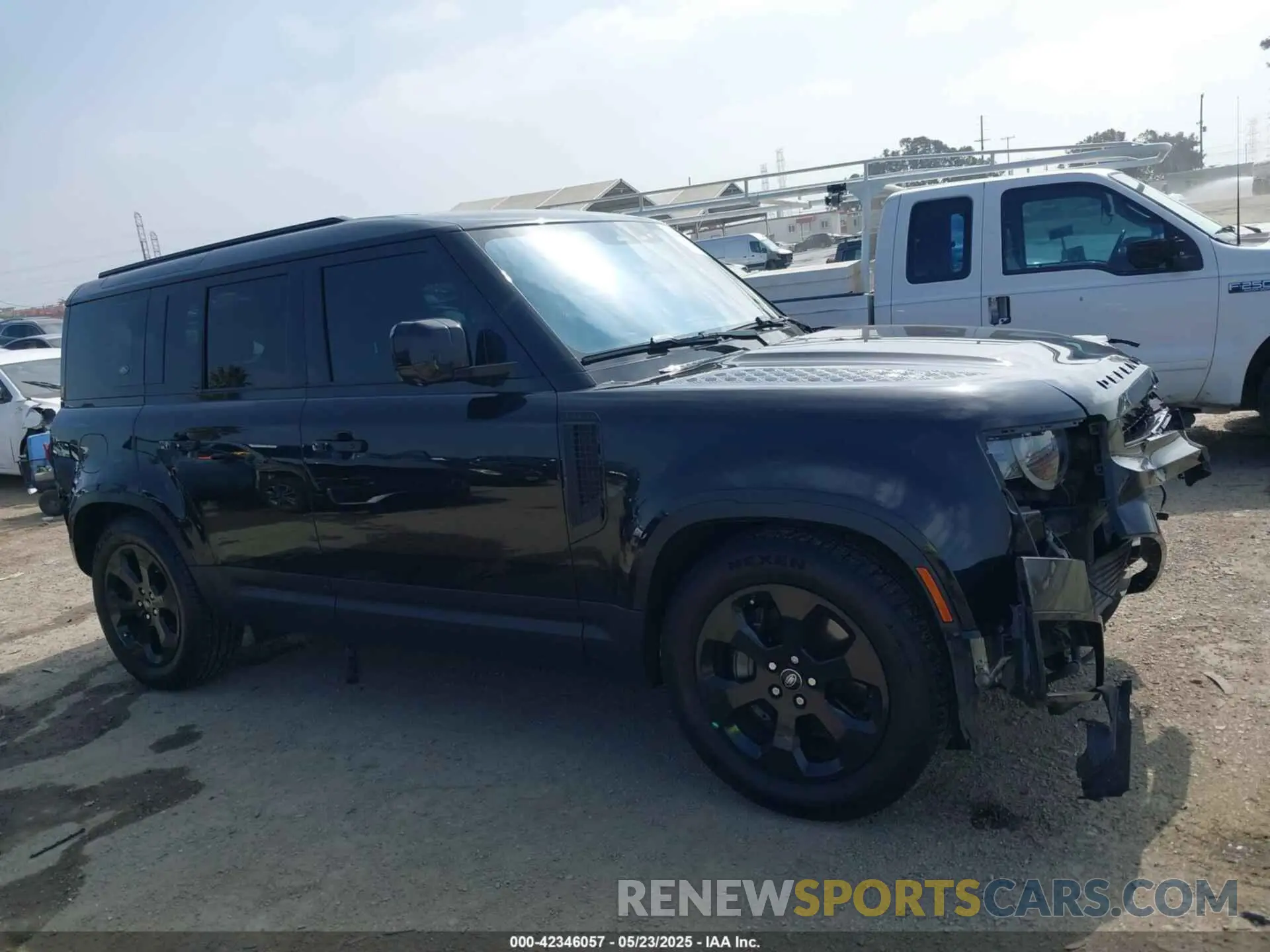 13 Photograph of a damaged car SALEP7EU7L2019989 LAND ROVER DEFENDER 2020