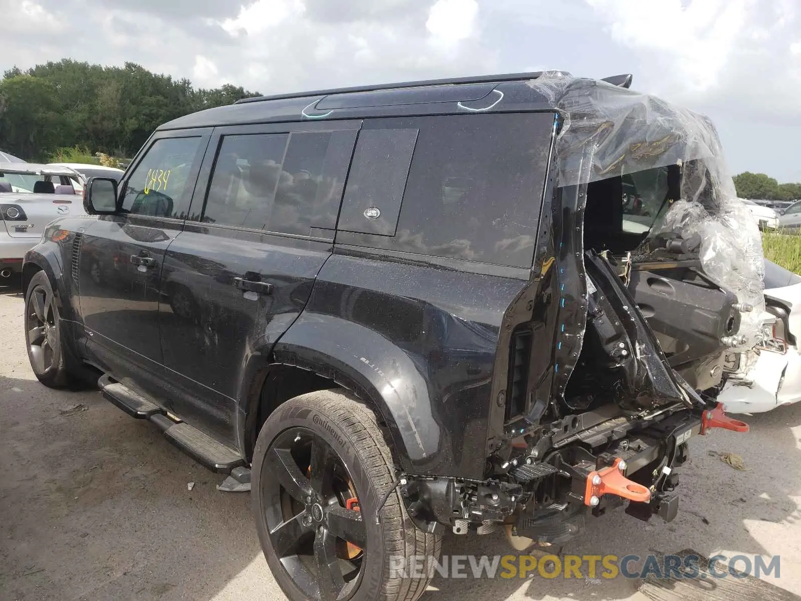 3 Photograph of a damaged car SALEXEEU6L2021687 LAND ROVER DEFENDER 2020