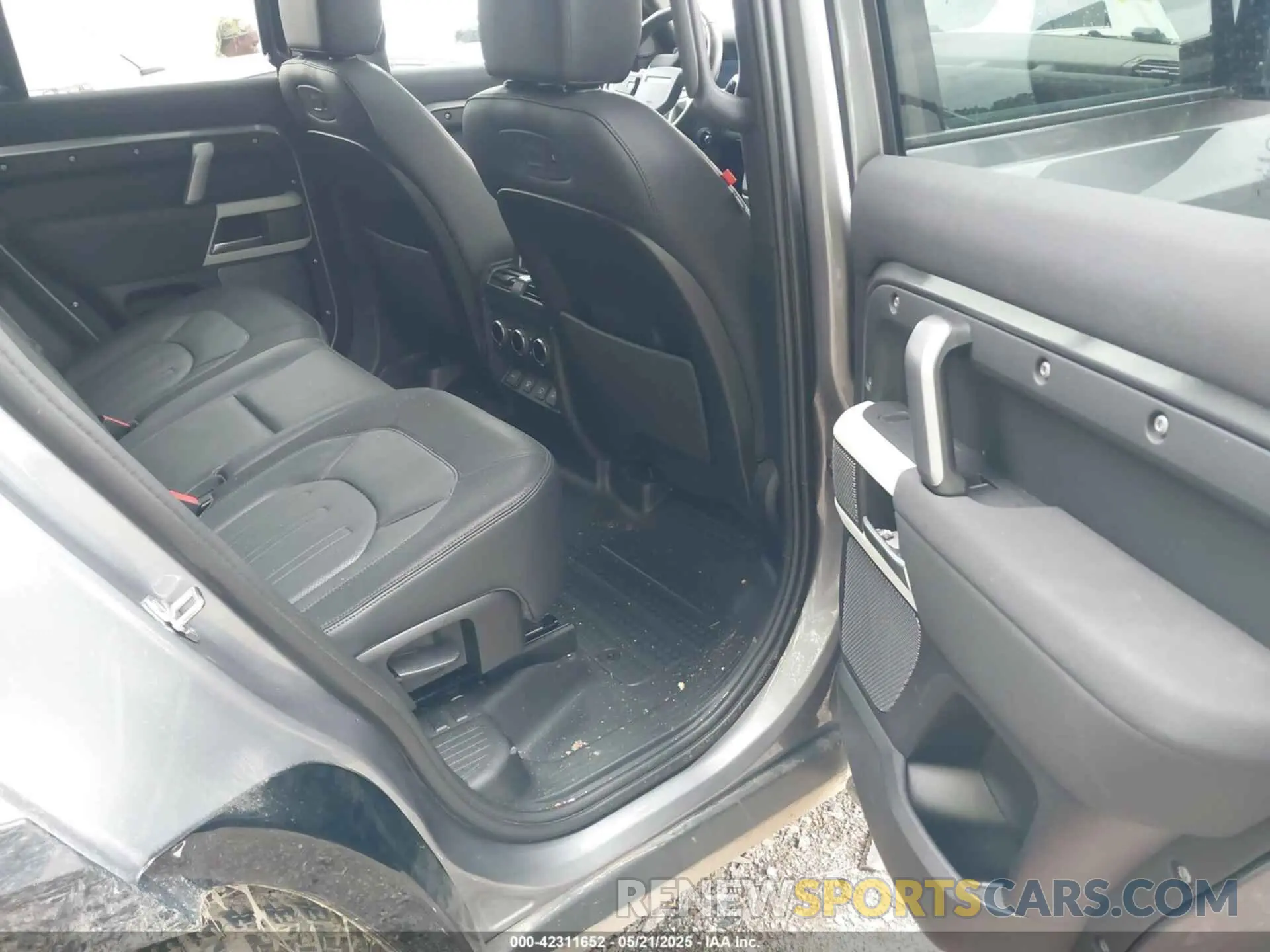 8 Фотография поврежденного автомобиля SALE2ERU6M2062251 LAND ROVER DEFENDER 2021
