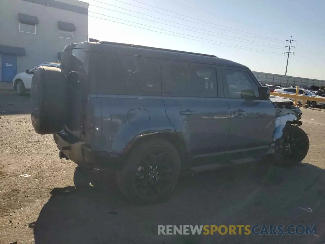3 Photograph of a damaged car SALE37RU8M2041944 LAND ROVER DEFENDER 2021