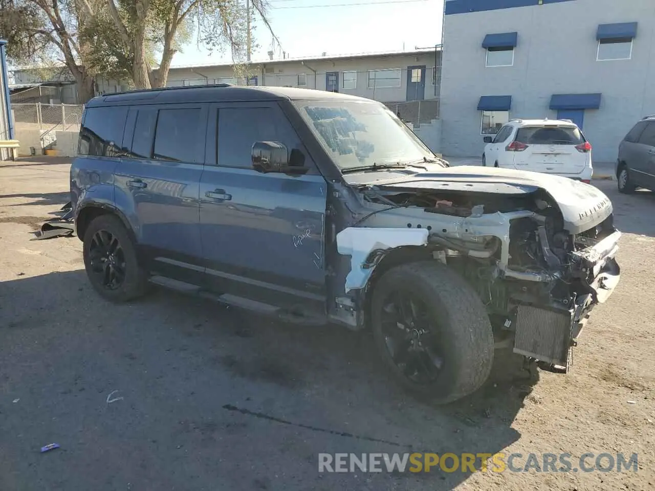 4 Photograph of a damaged car SALE37RU8M2041944 LAND ROVER DEFENDER 2021