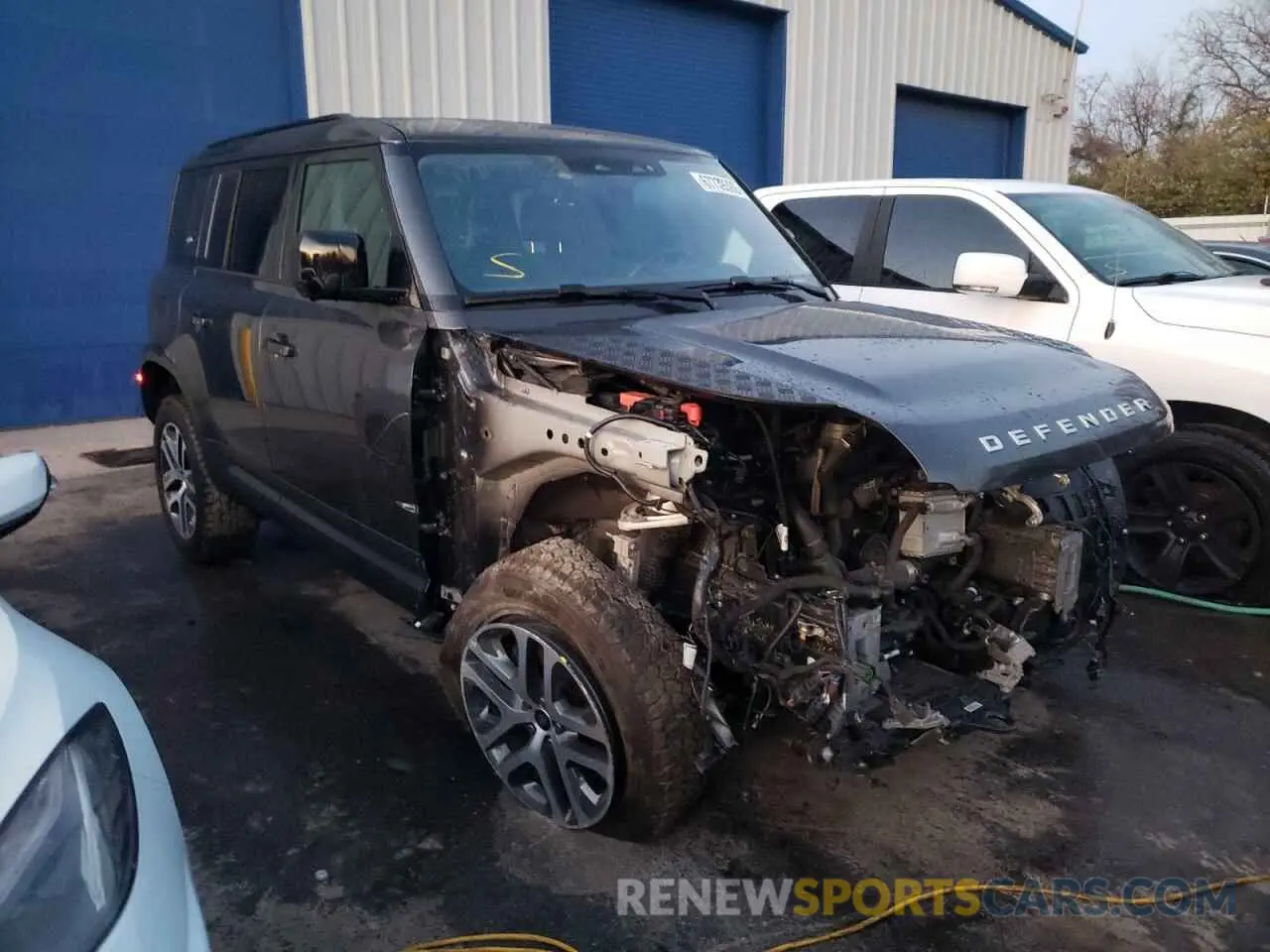 4 Photograph of a damaged car SALEJ7RX3M2045979 LAND ROVER DEFENDER 2021